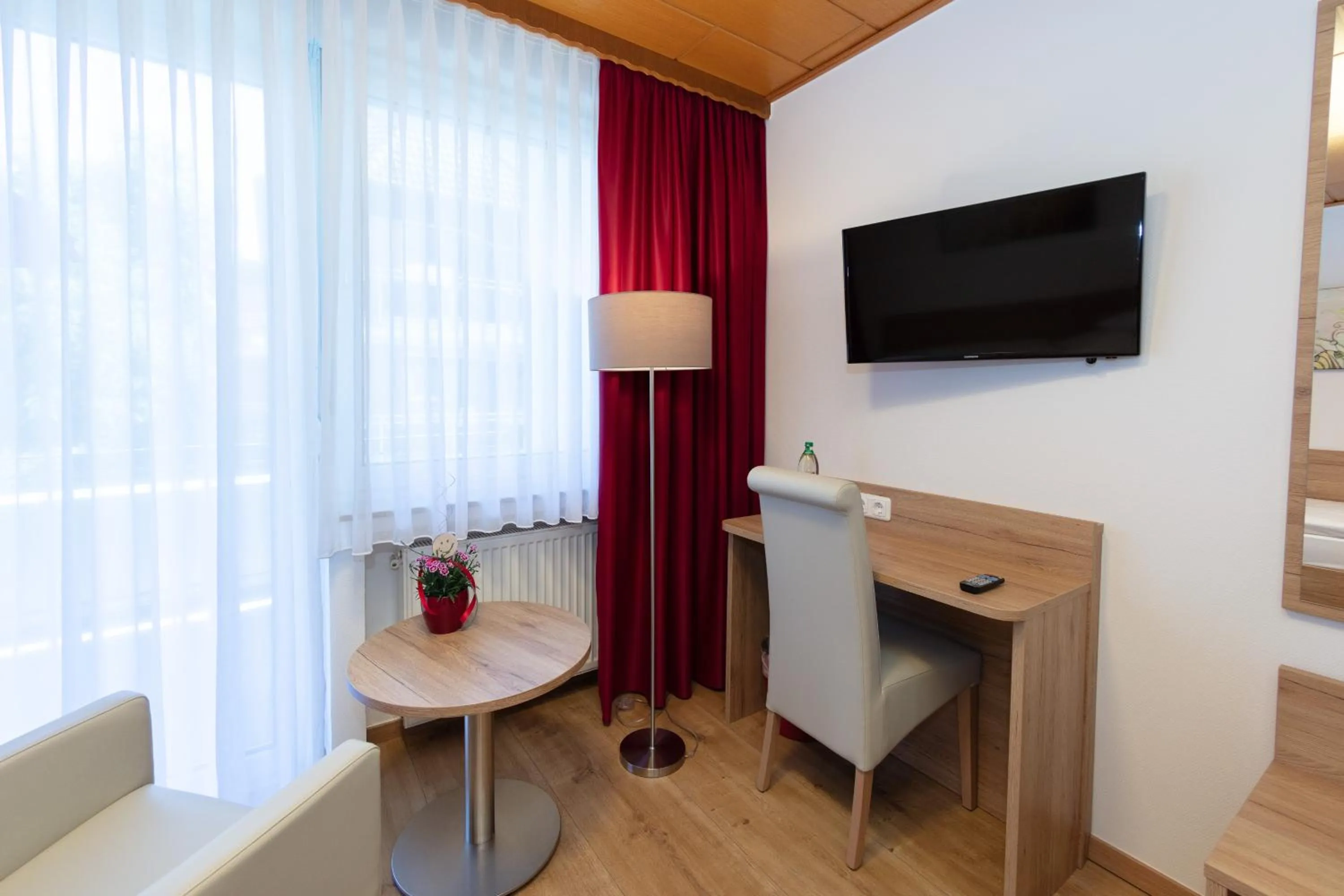 Photo of the whole room in Parkhotel Pyrmont