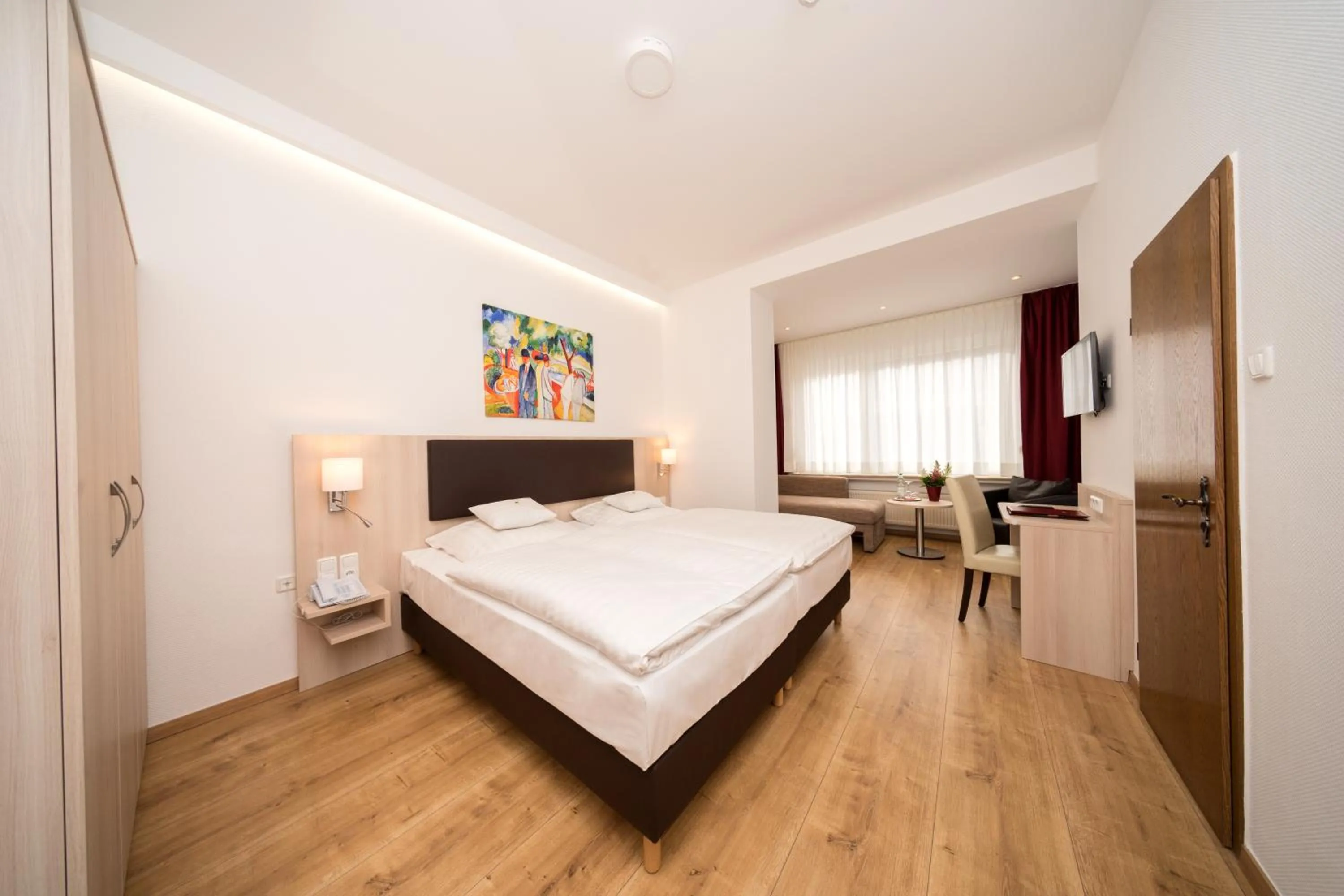 Photo of the whole room, Bed in Parkhotel Pyrmont