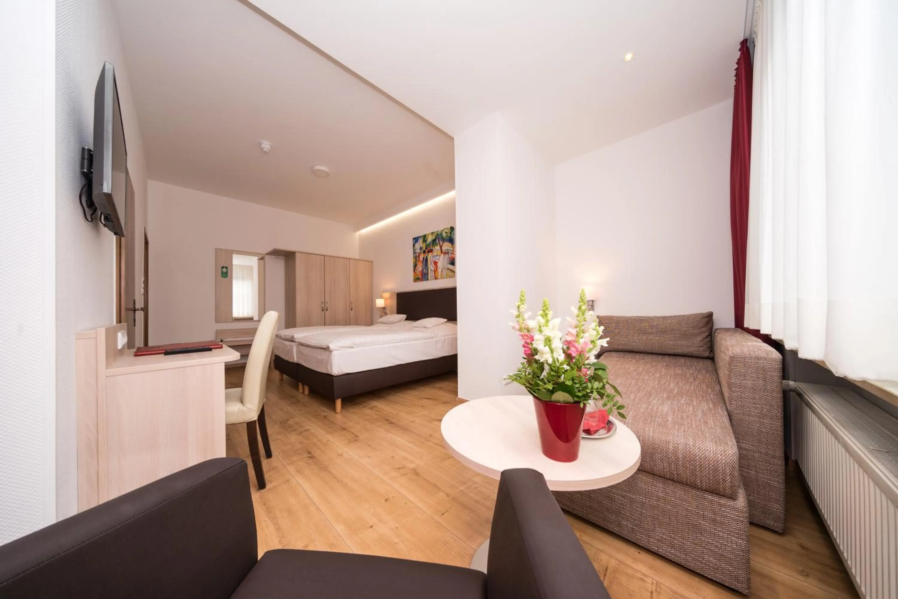 Photo of the whole room, Bed in Parkhotel Pyrmont