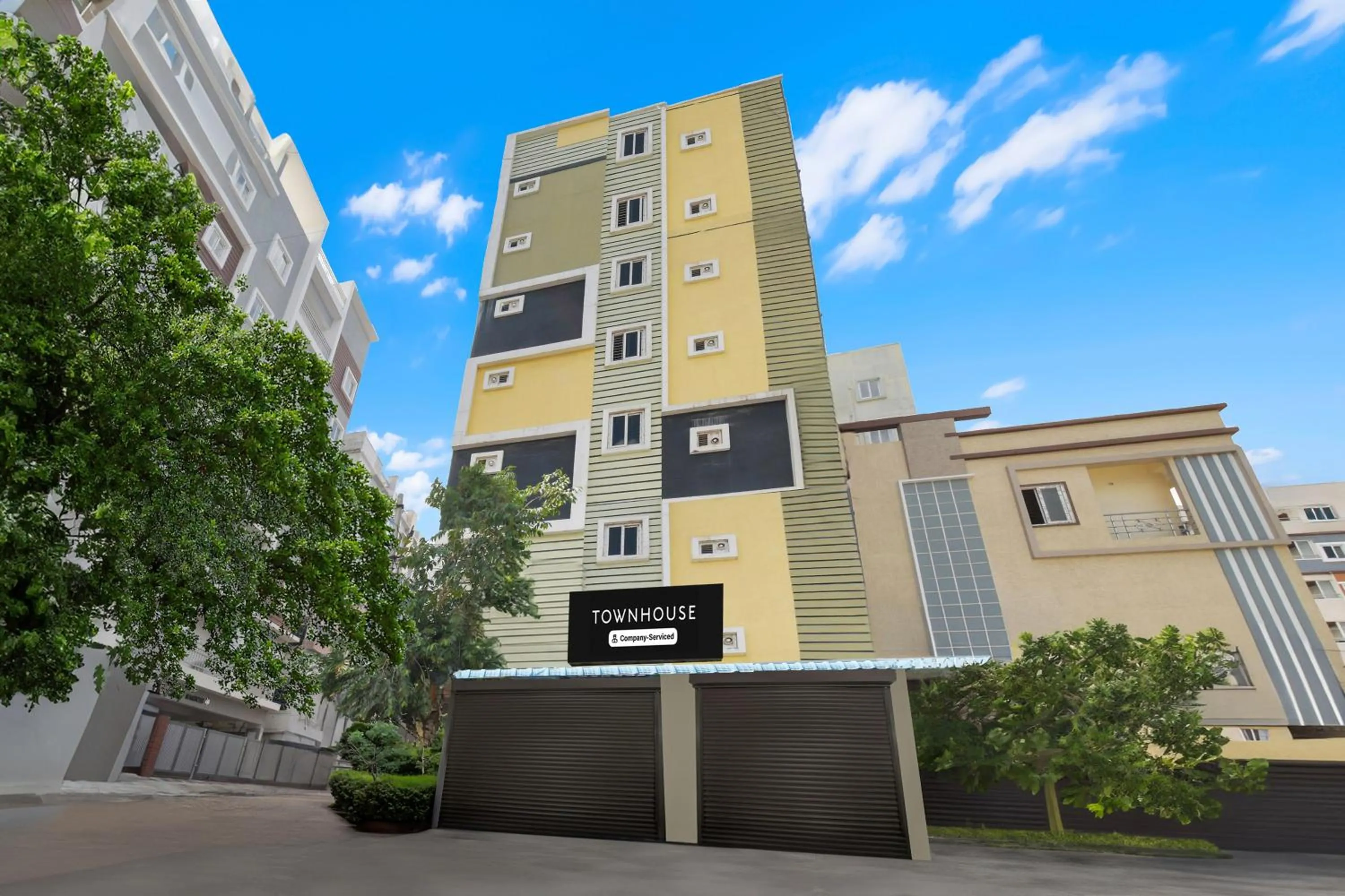 Facade/entrance in Super Townhouse Hitech City Madhapur