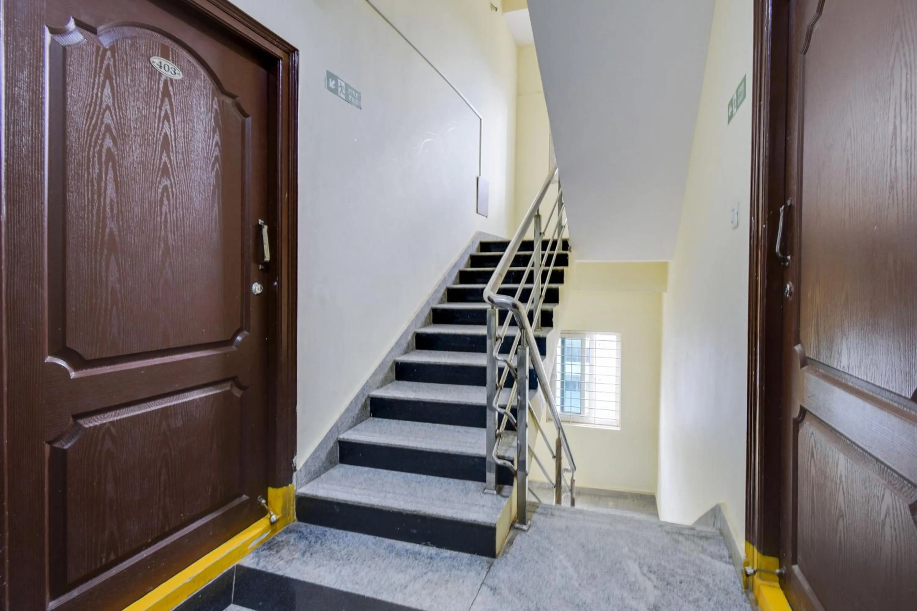 Lobby or reception in Super Townhouse Hitech City Madhapur