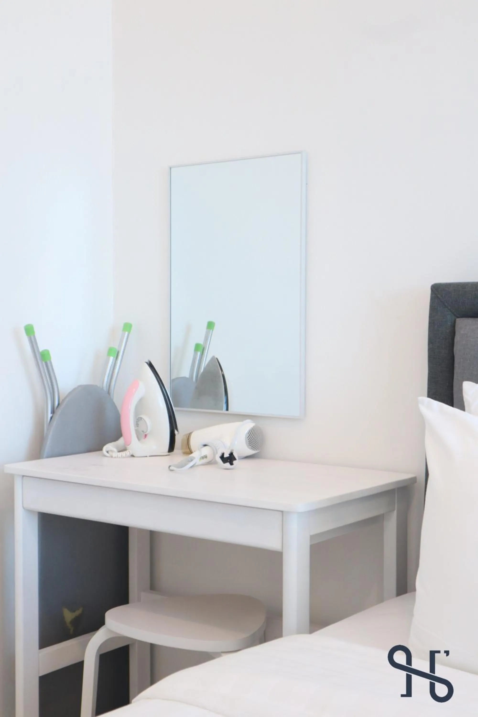 Bed in Homesuite' Home at Jesselton Quay