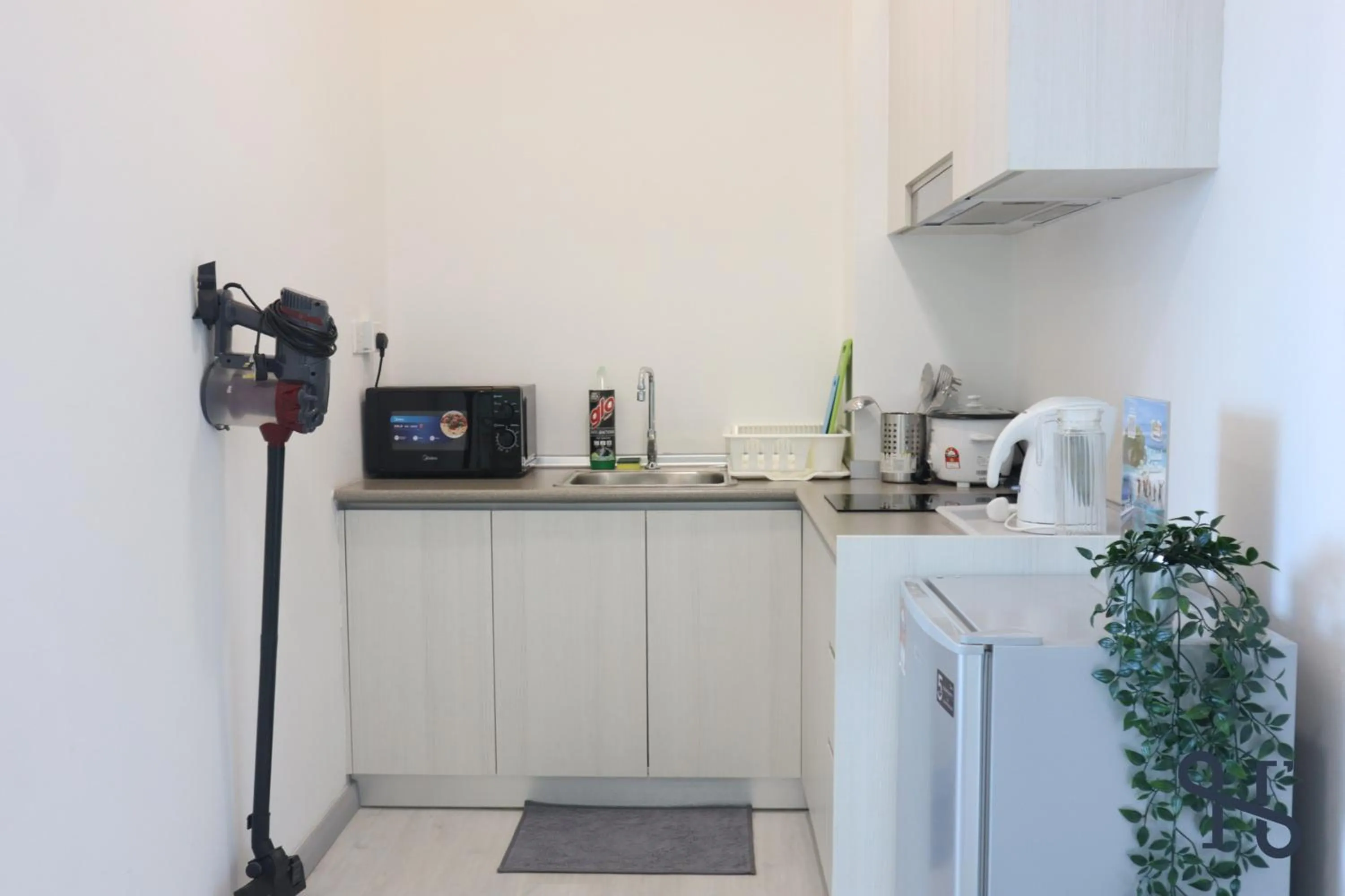 Coffee/tea facilities in Homesuite' Home at Jesselton Quay