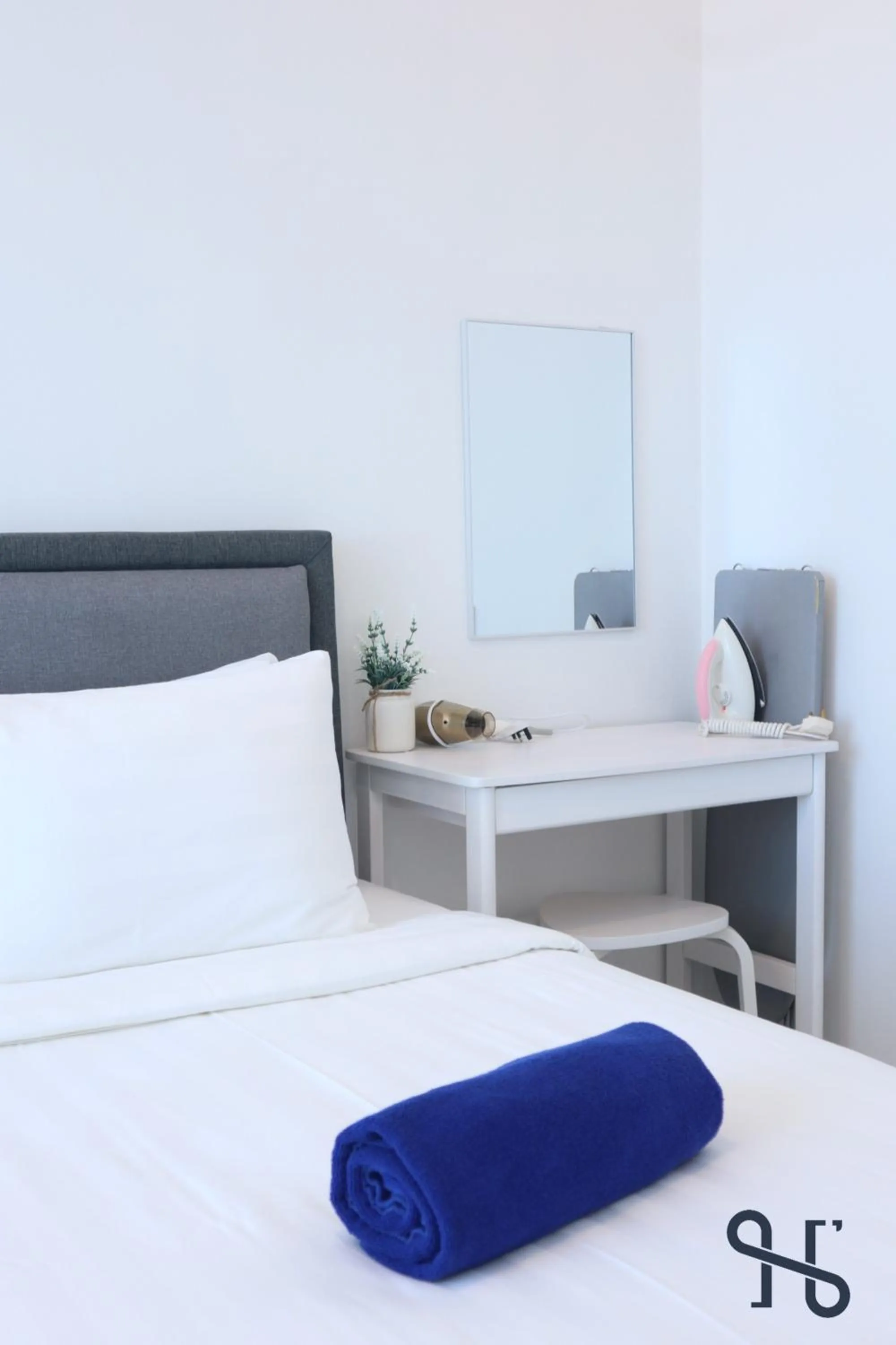 Bed in Homesuite' Home at Jesselton Quay