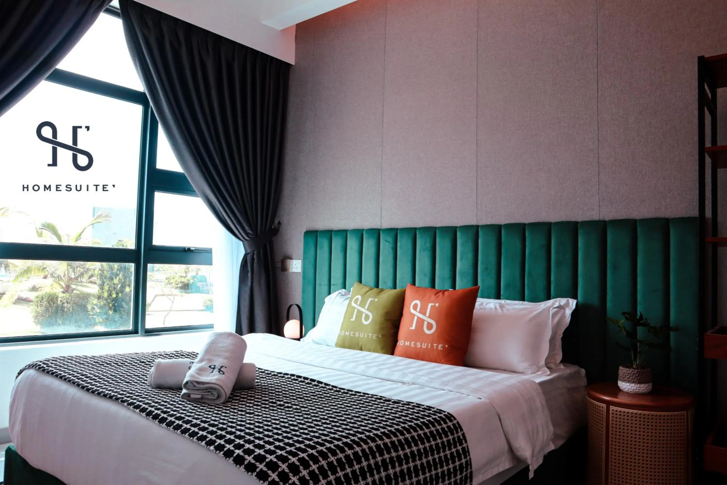 Bedroom, Bed in Homesuite' Home at Jesselton Quay