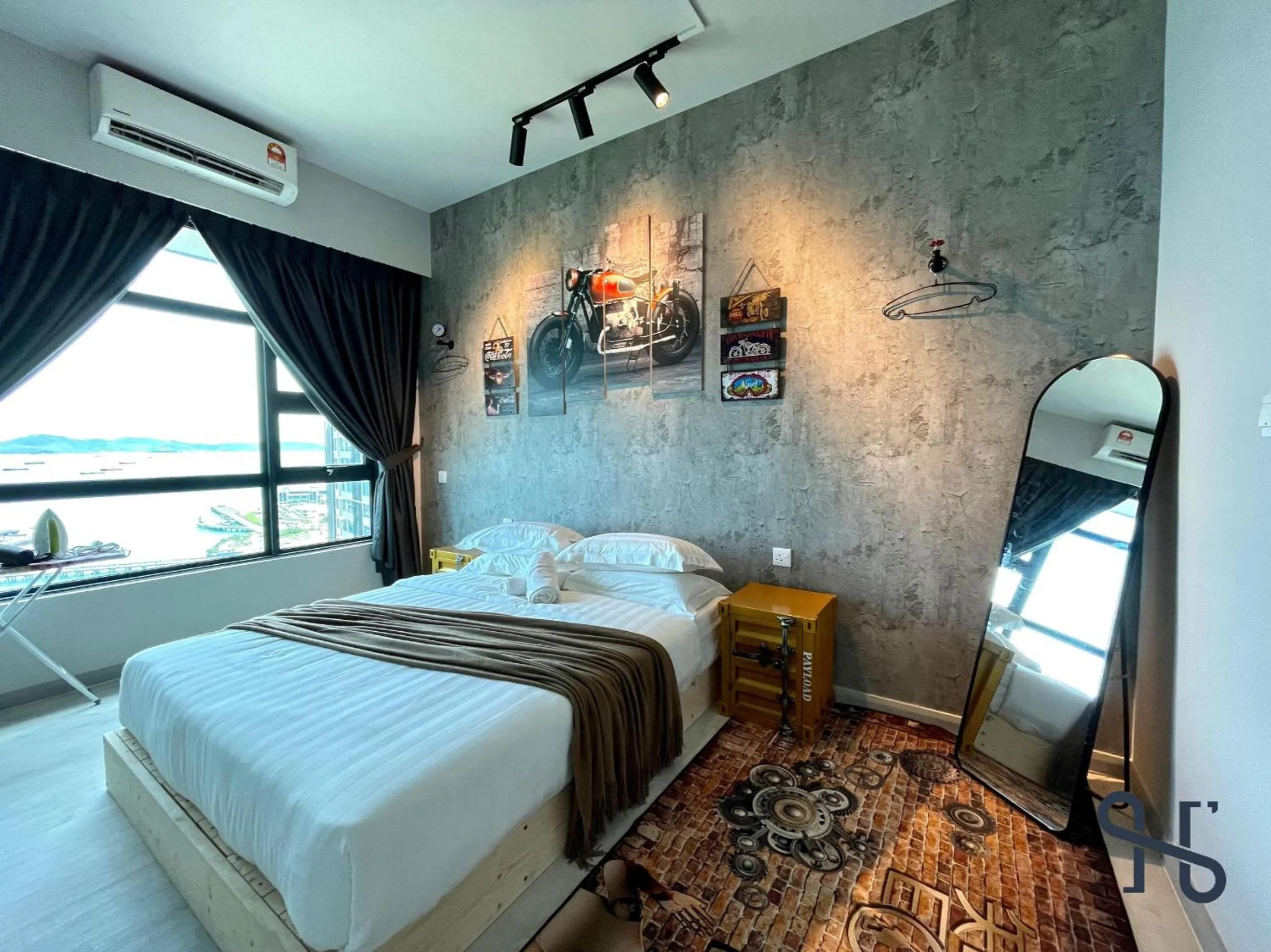 Bed in Homesuite' Home at Jesselton Quay