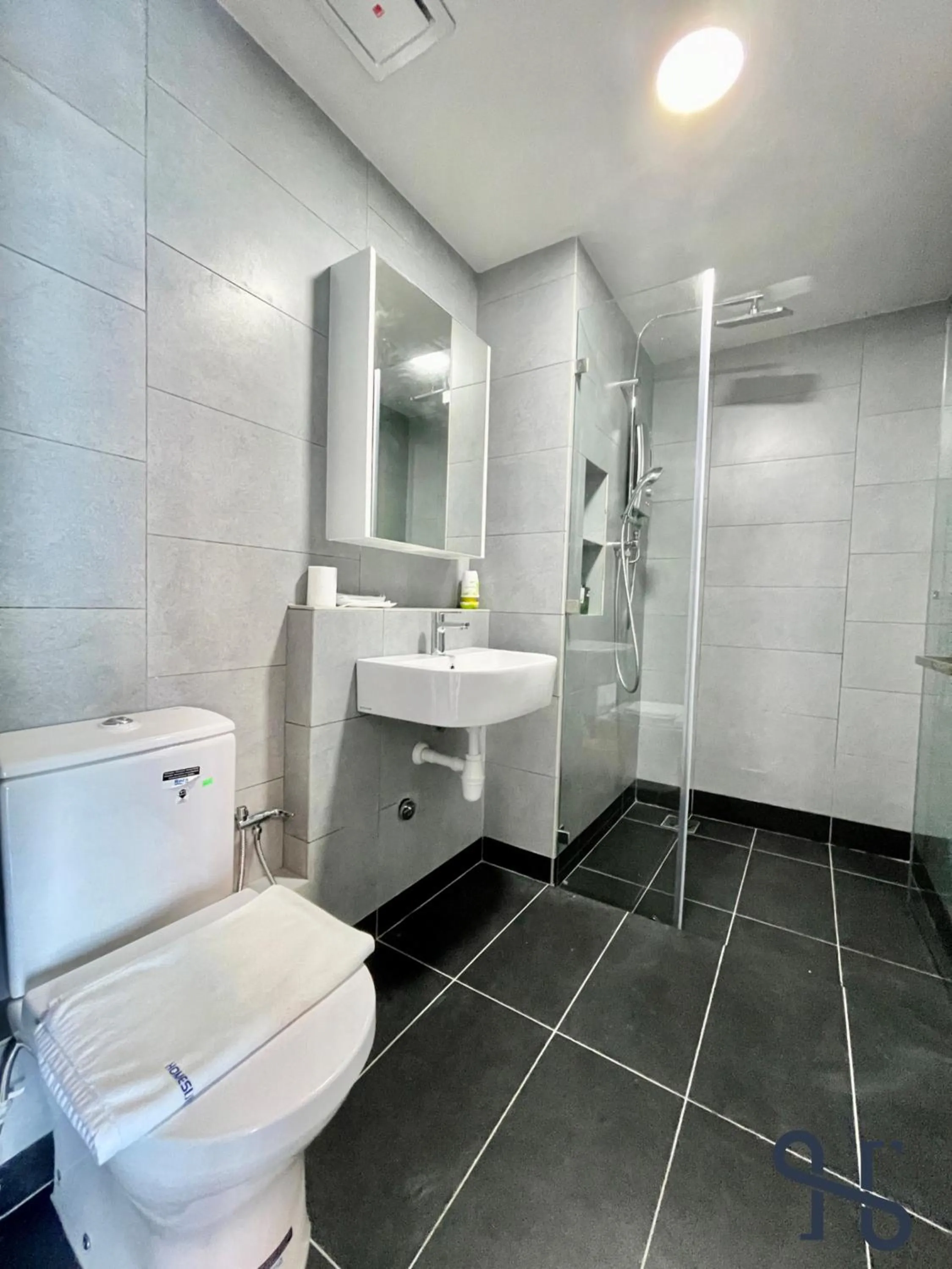 Bathroom in Homesuite' Home at Jesselton Quay