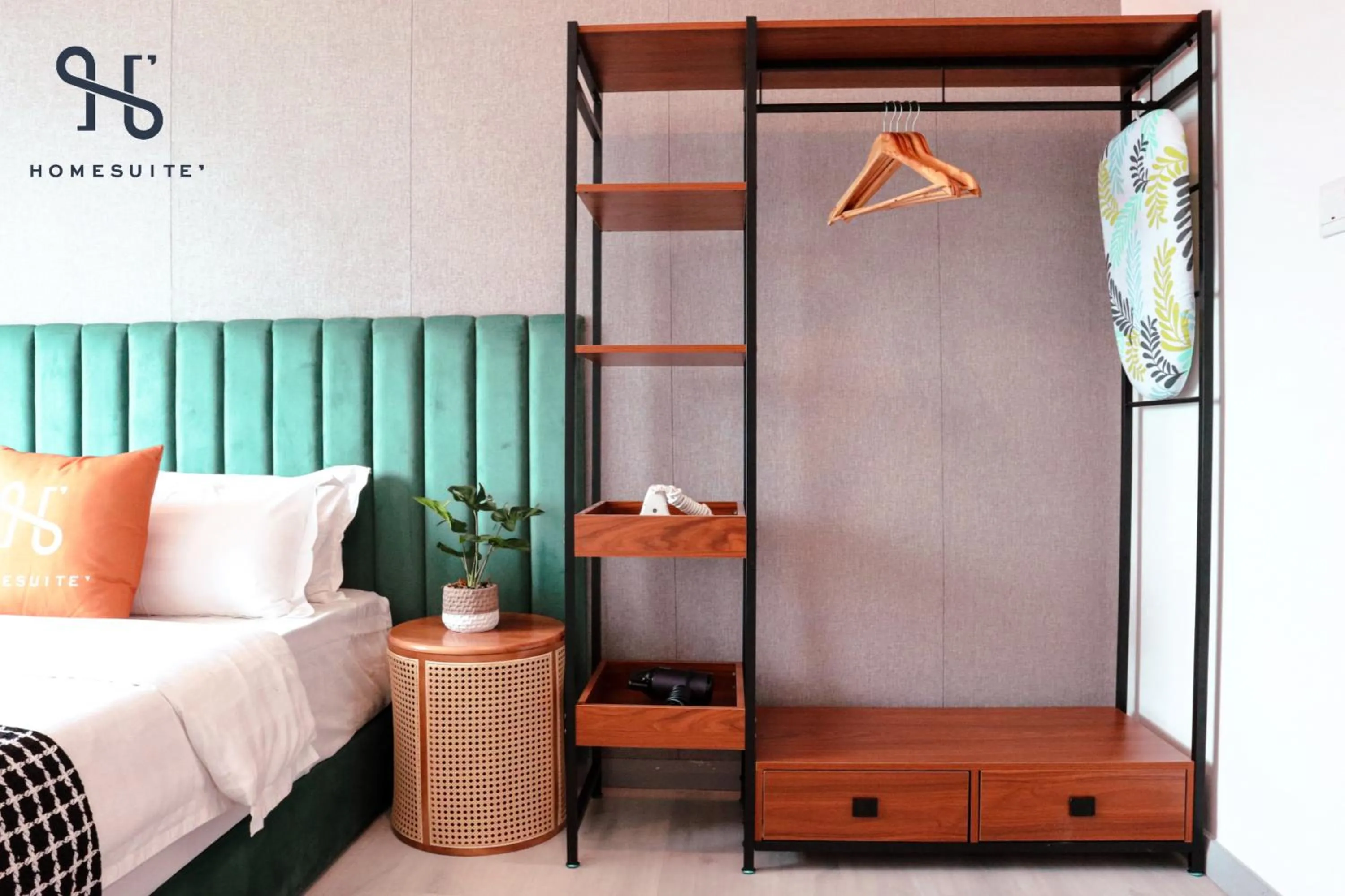 Bedroom, Bed in Homesuite' Home at Jesselton Quay