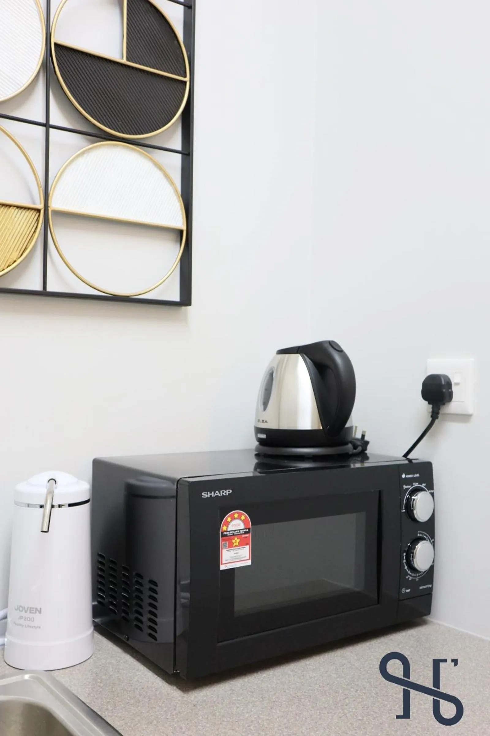 Kitchen or kitchenette in Homesuite' Home at Jesselton Quay