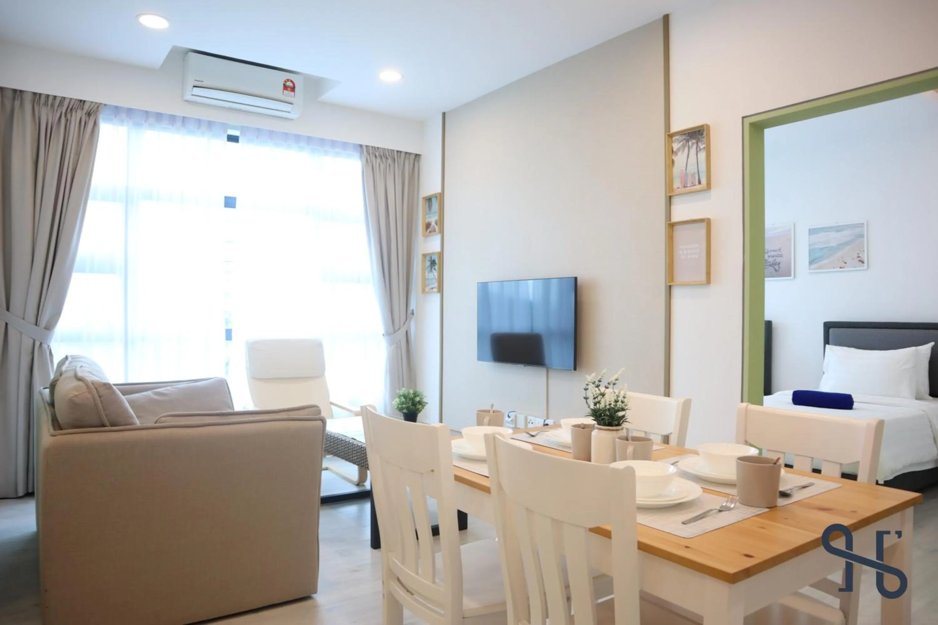 TV and multimedia in Homesuite' Home at Jesselton Quay