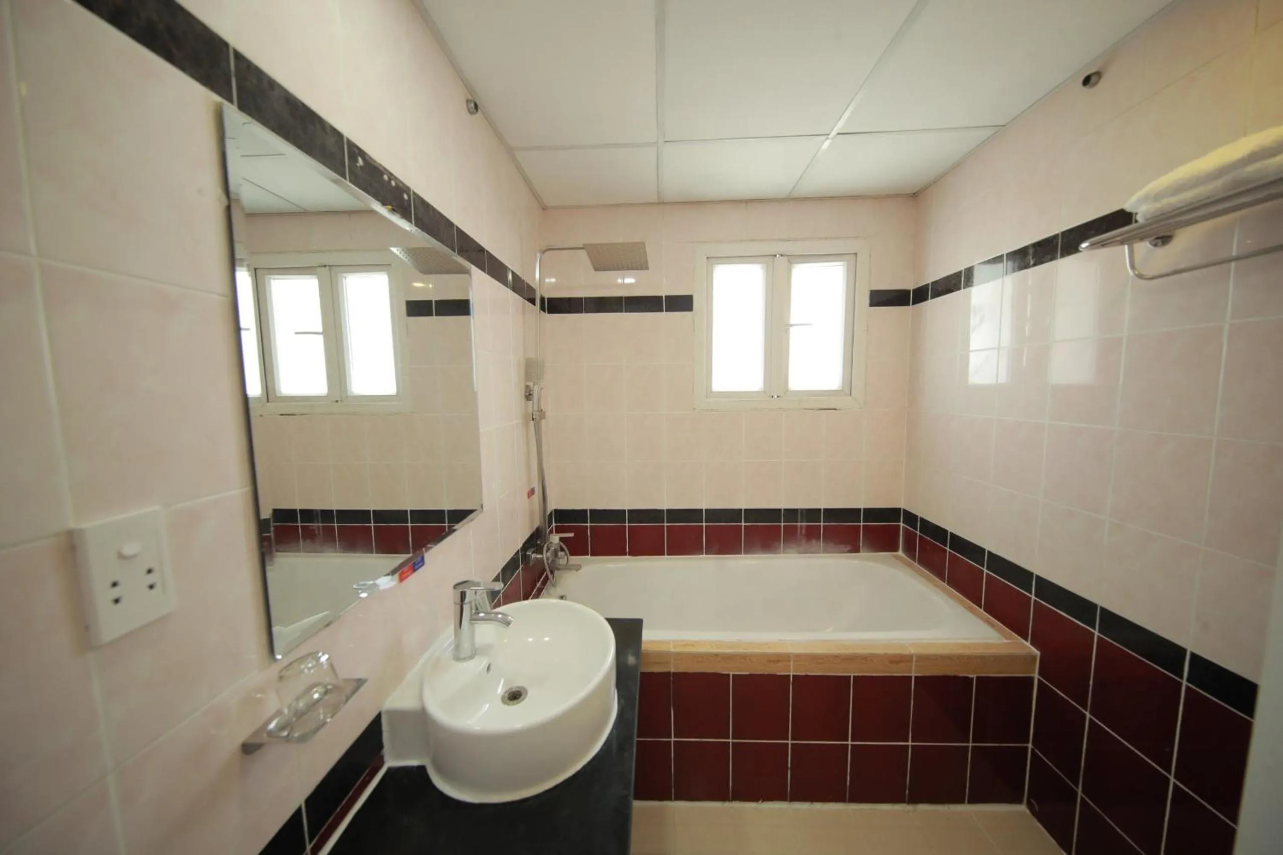 Bath in PHÚ GIA BÙI VIỆN HOTEl