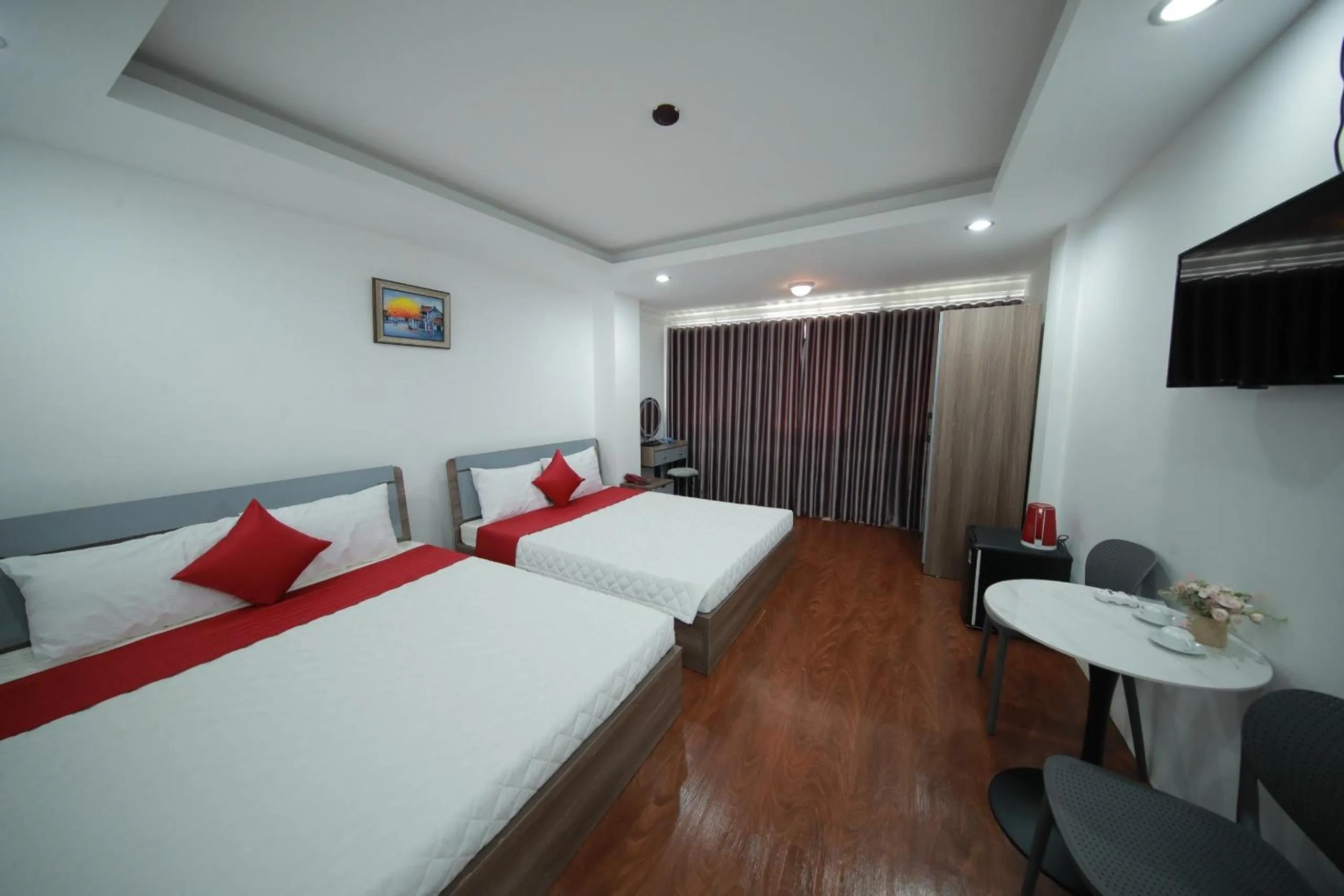 Living room, Bed in PHÚ GIA BÙI VIỆN HOTEl