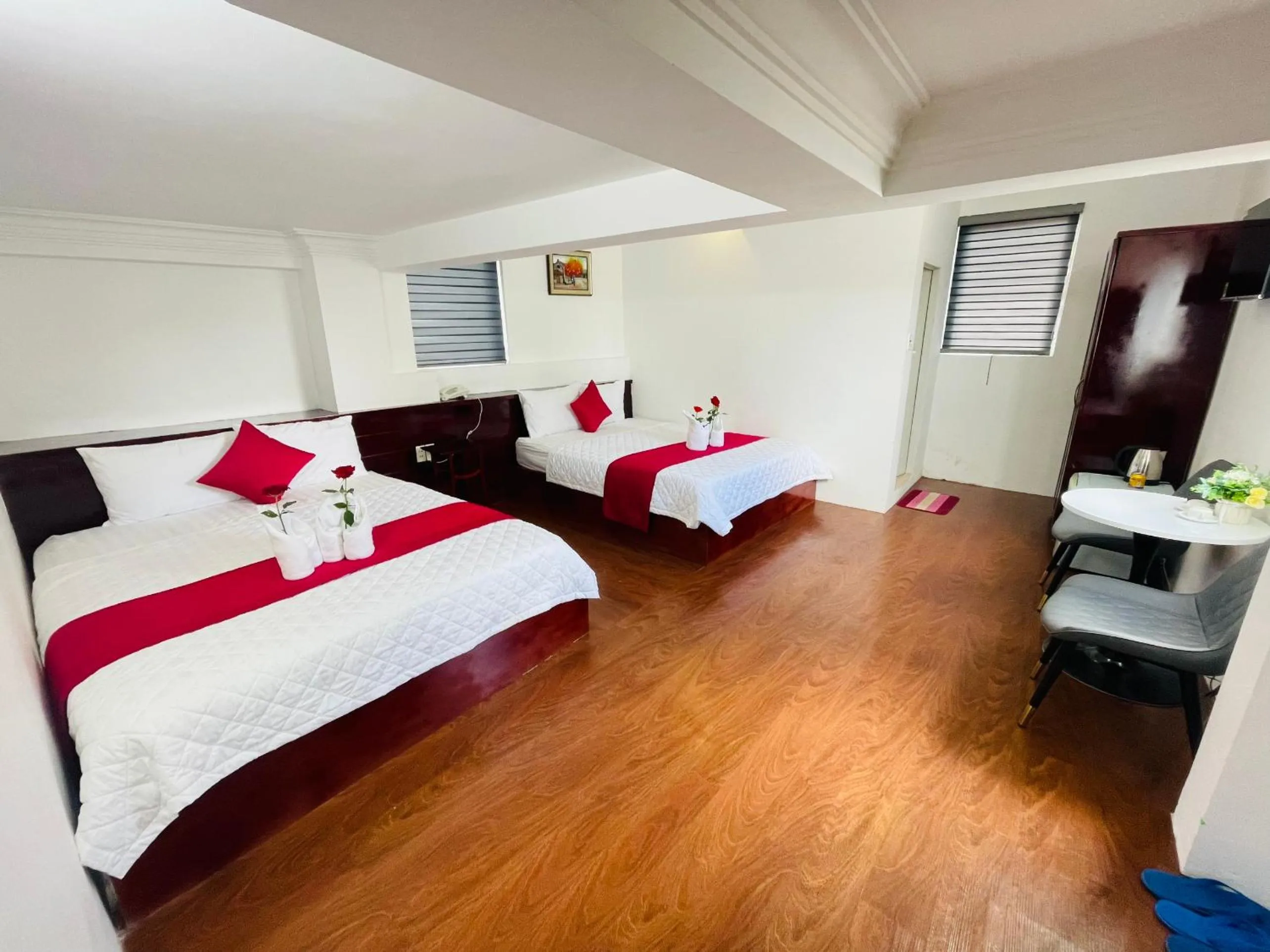 Bed in PHÚ GIA BÙI VIỆN HOTEl