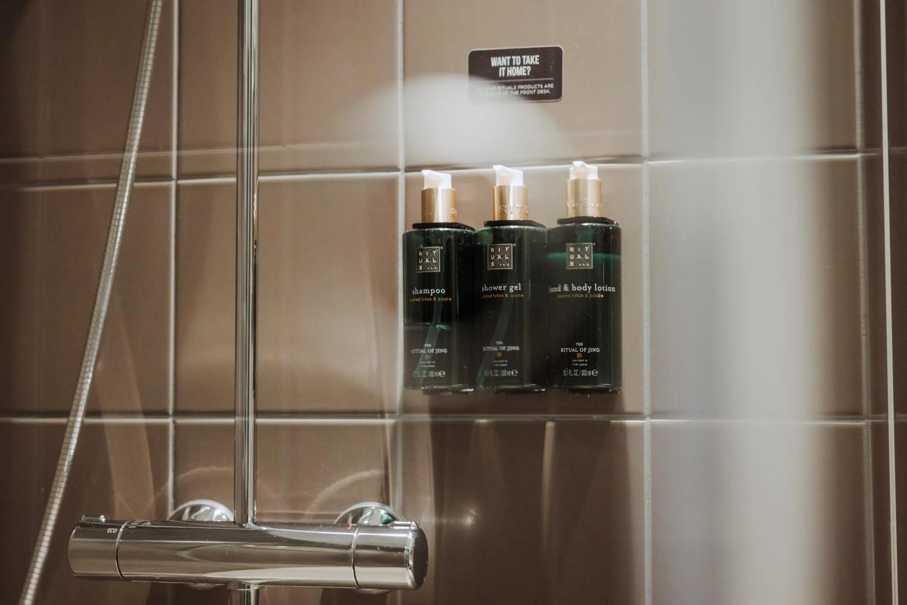 Bathroom in Clarion Hotel The Pier