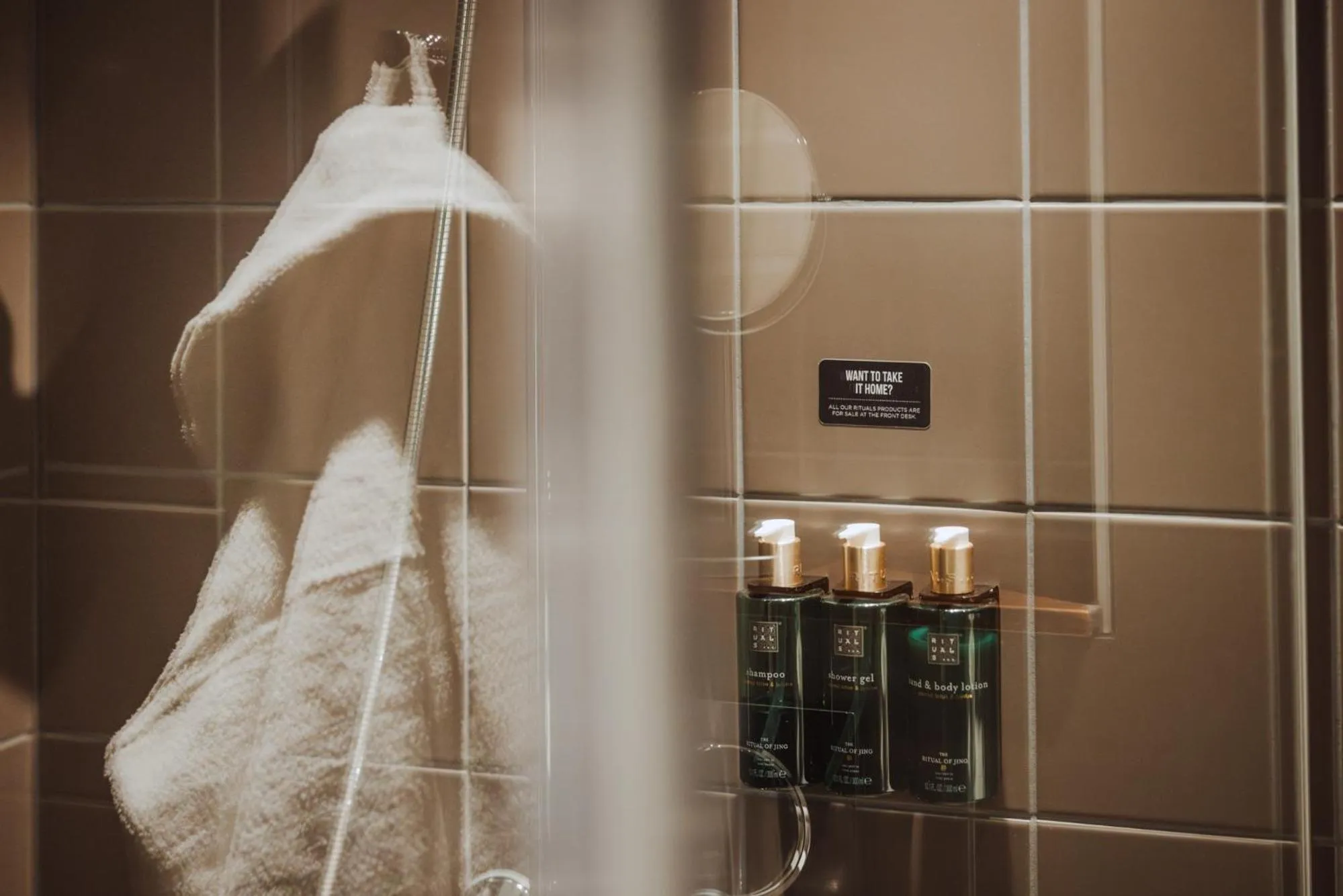 Shower in Clarion Hotel The Pier