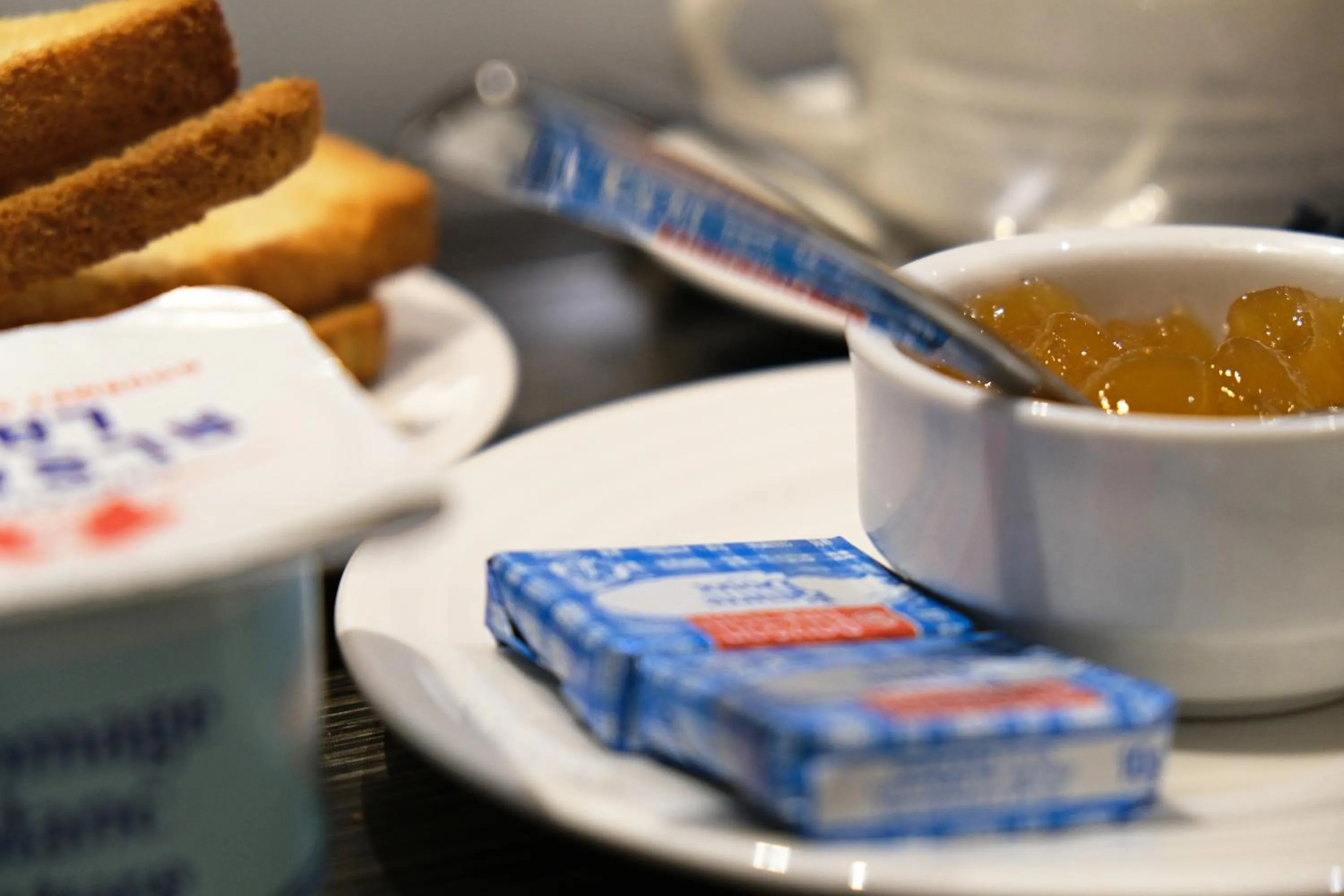 Breakfast in ZENAO MONTREUIL- Croix de Chavaux
