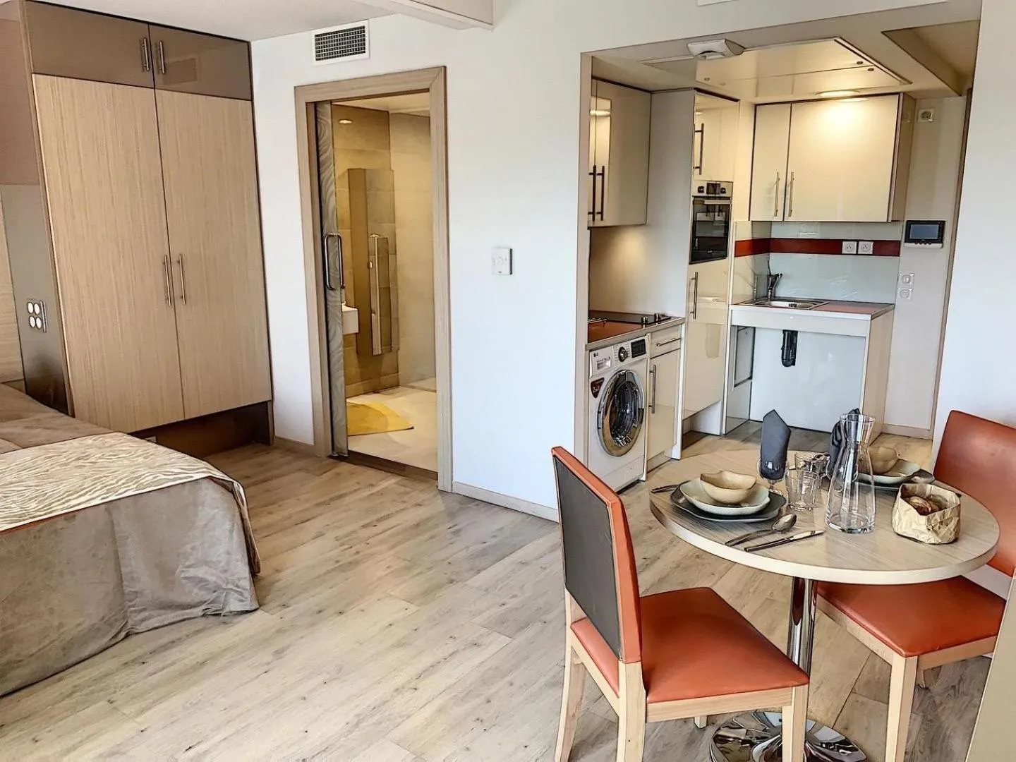 ZENAO MONTREUIL- Croix de Chavaux