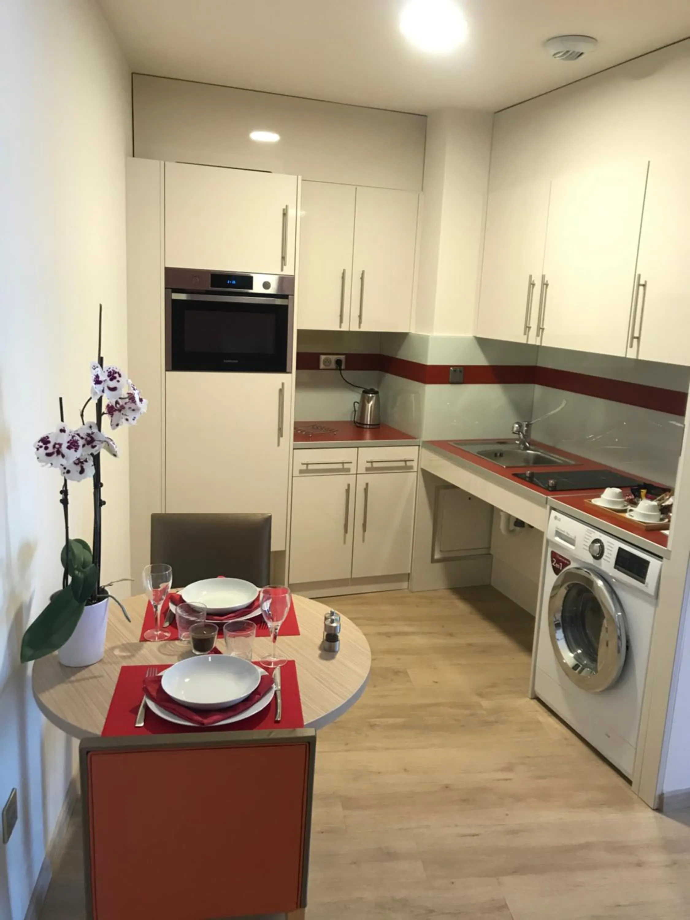 ZENAO MONTREUIL- Croix de Chavaux