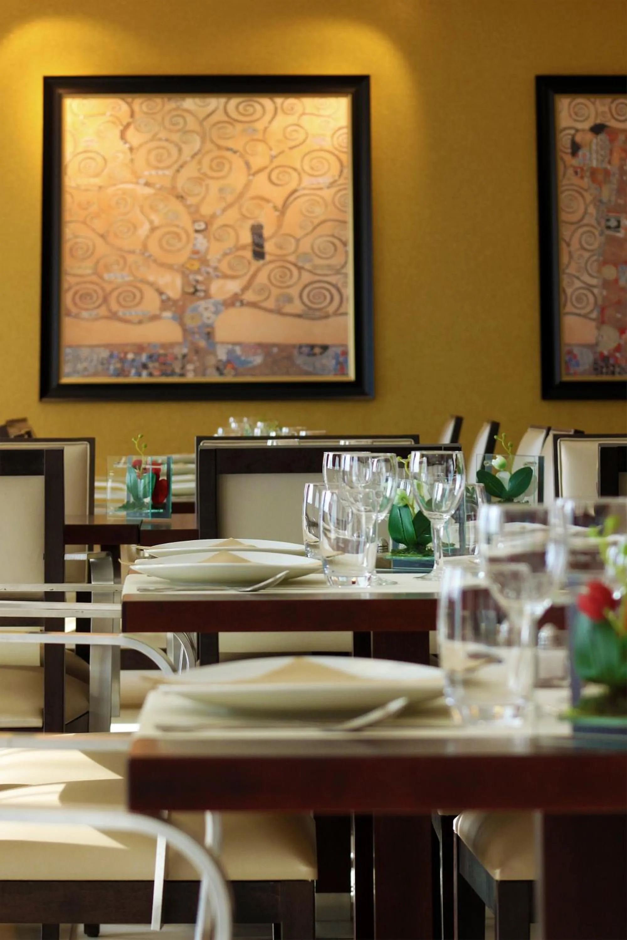 Restaurant/places to eat in ZENAO MONTREUIL- Croix de Chavaux