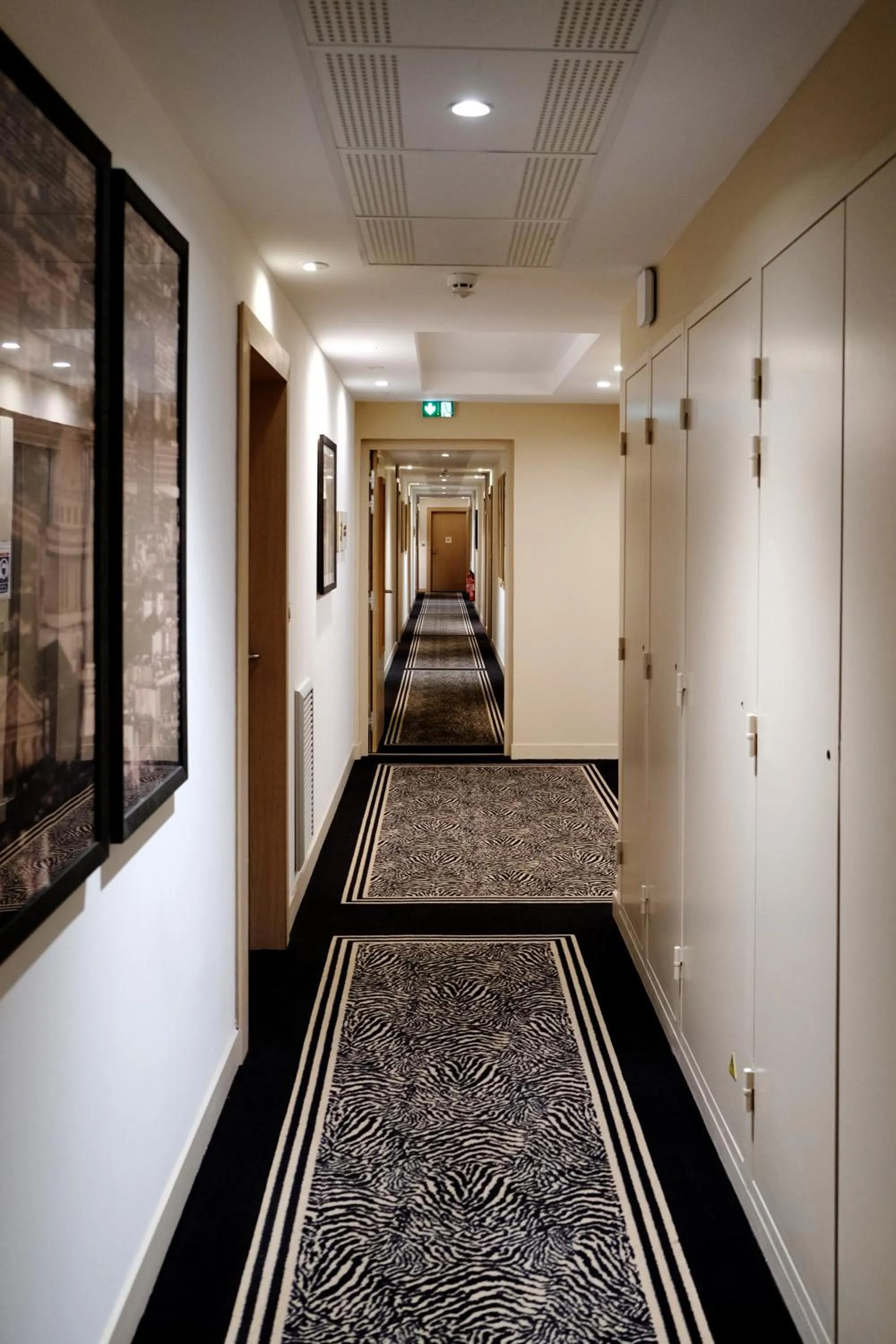 Property building in ZENAO MONTREUIL- Croix de Chavaux