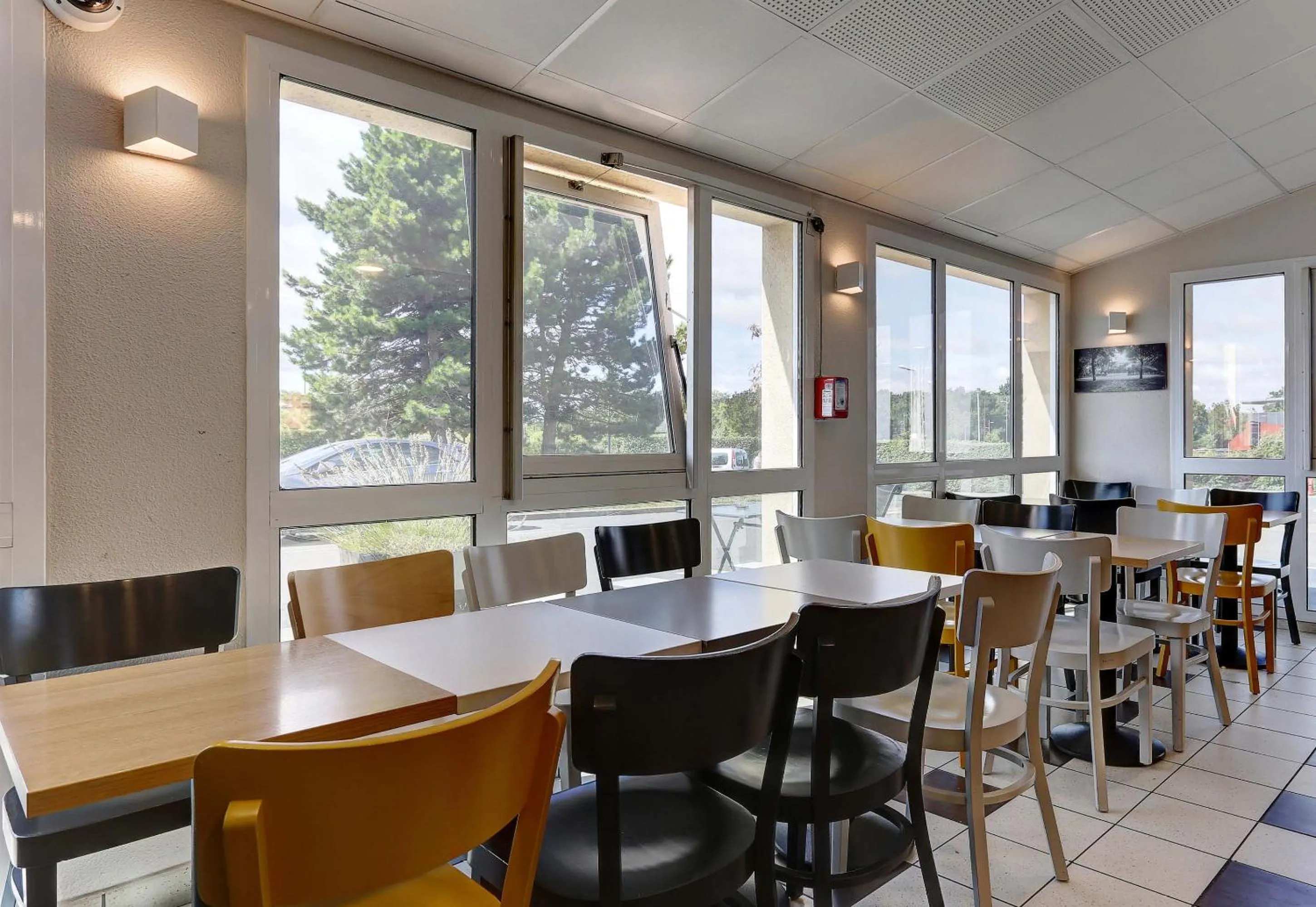 Restaurant/places to eat in B&B HOTEL Châlons-en-Champagne