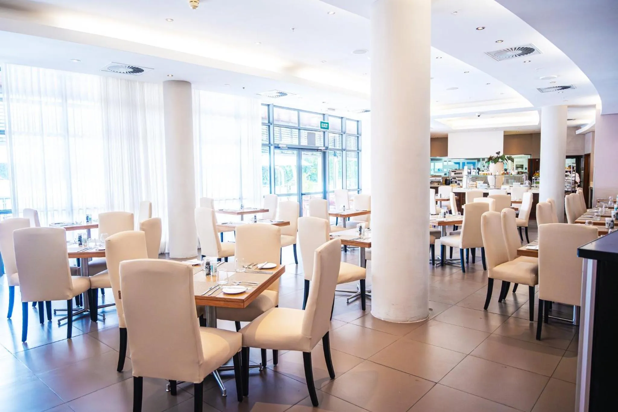 Restaurant/places to eat in Holiday Inn Mauritius Mon Trésor by IHG