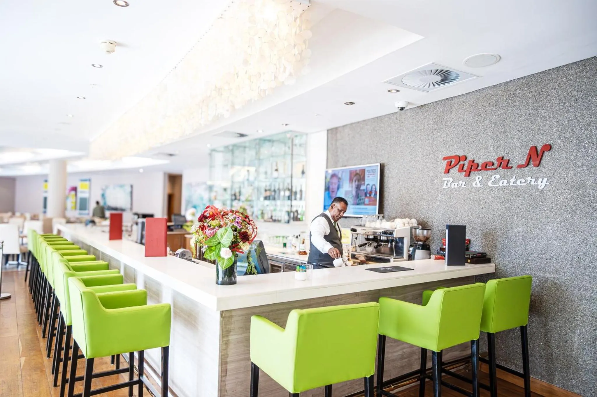 Lounge or bar in Holiday Inn Mauritius Mon Trésor by IHG