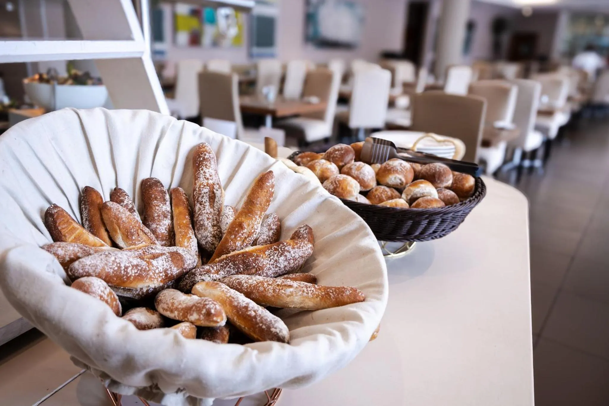 Restaurant/places to eat in Holiday Inn Mauritius Mon Trésor by IHG