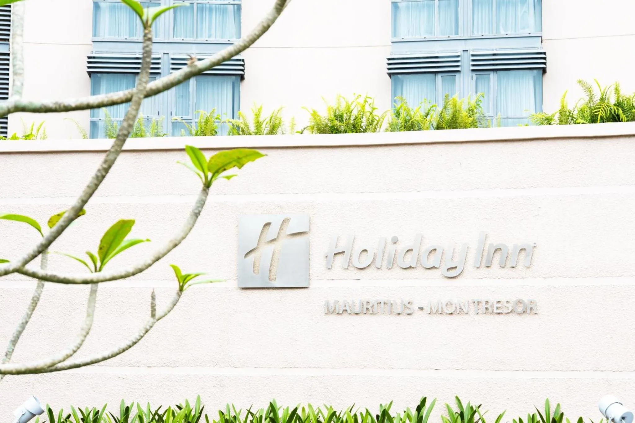 Property building in Holiday Inn Mauritius Mon Trésor by IHG