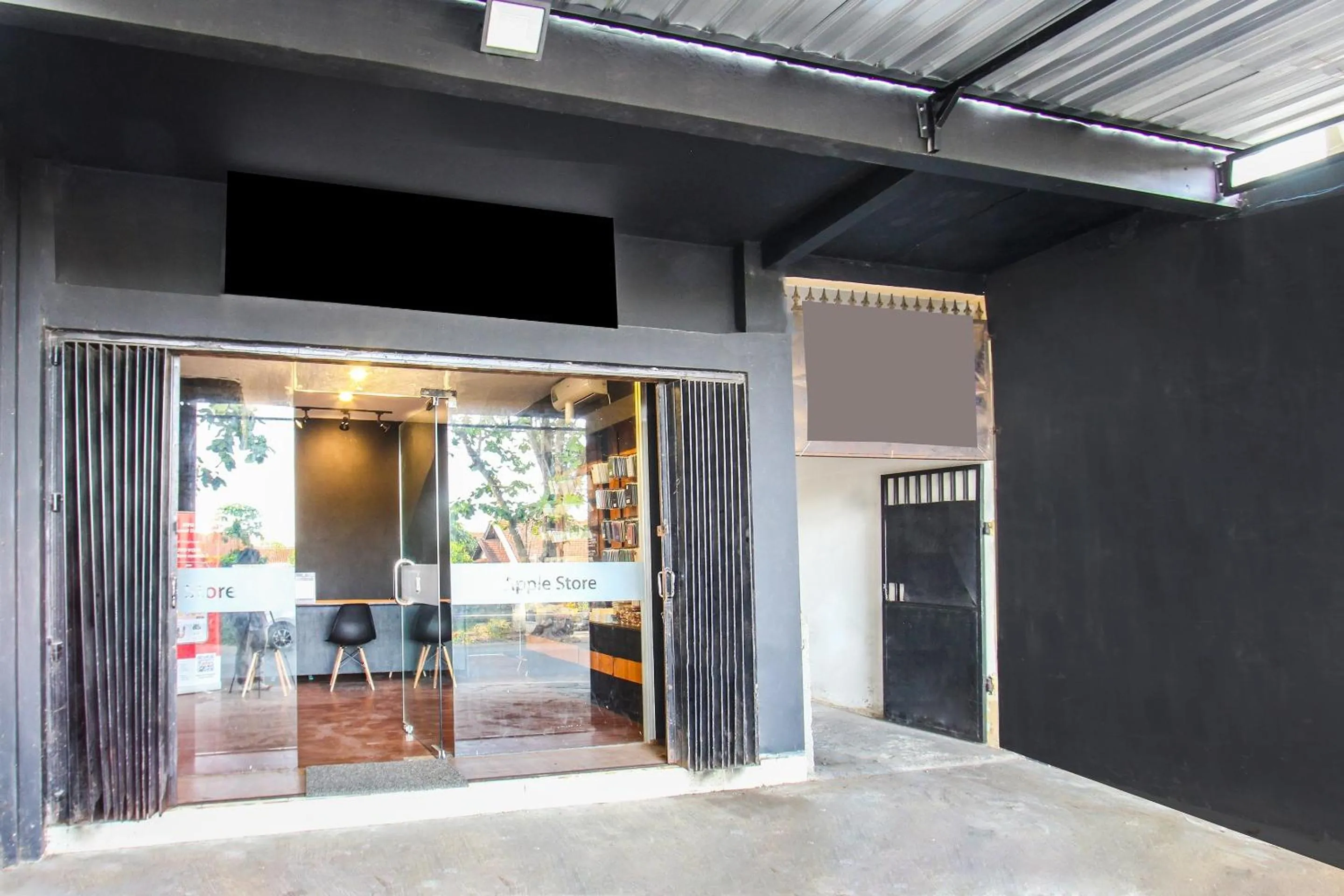 Facade/entrance in OYO 91391 Mutiara Syariah 3