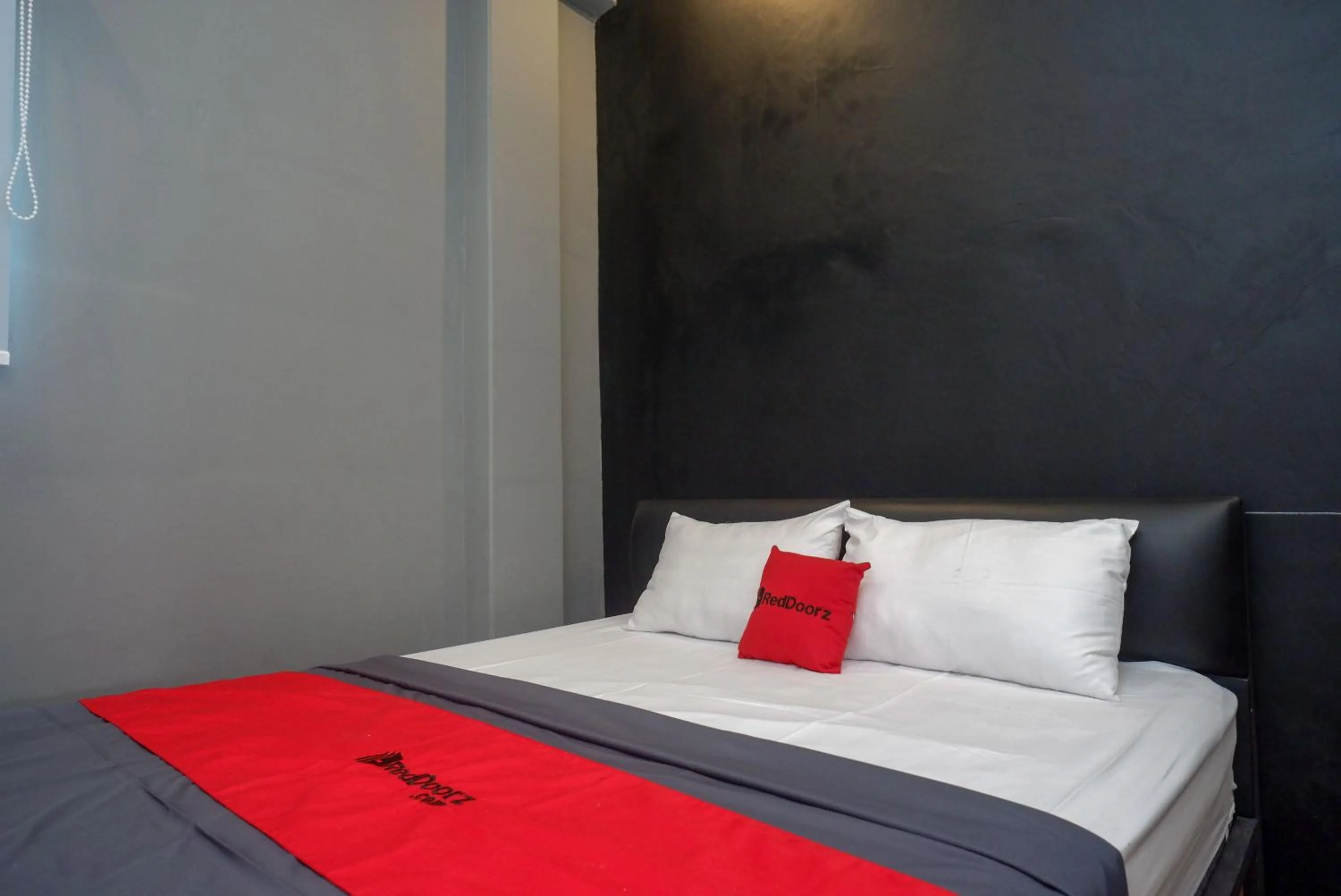 Bedroom, Bed in RedDoorz @ Jalan Raya Baturaden 2