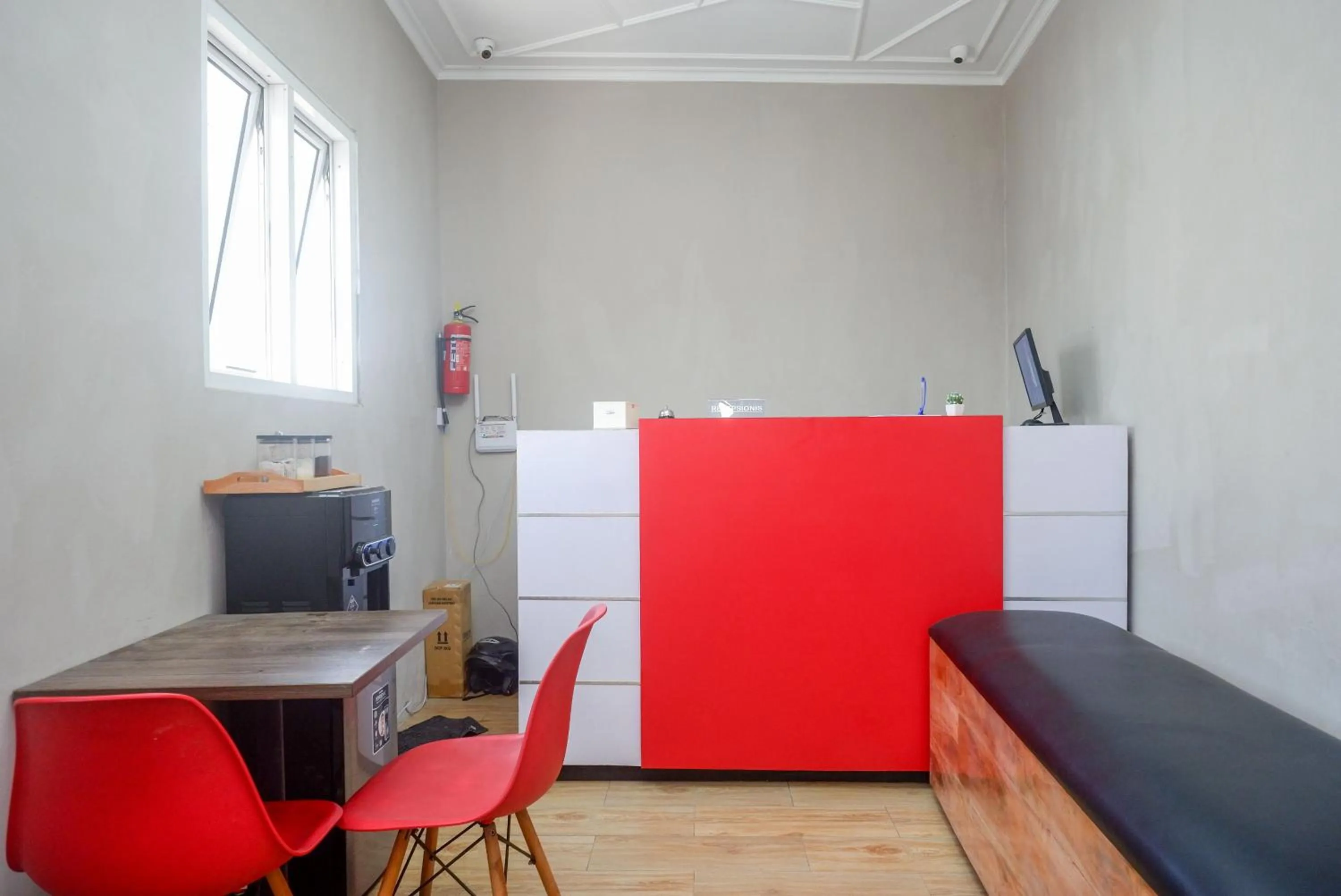 Lobby or reception in RedDoorz @ Jalan Raya Baturaden 2