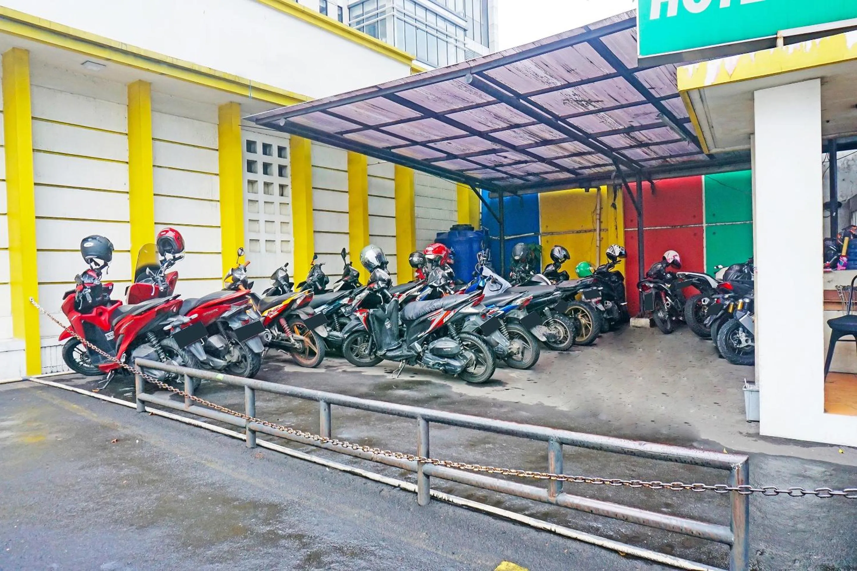 Facade/entrance in Collection O 91409 Hotel Fiducia Otista 153 - 157