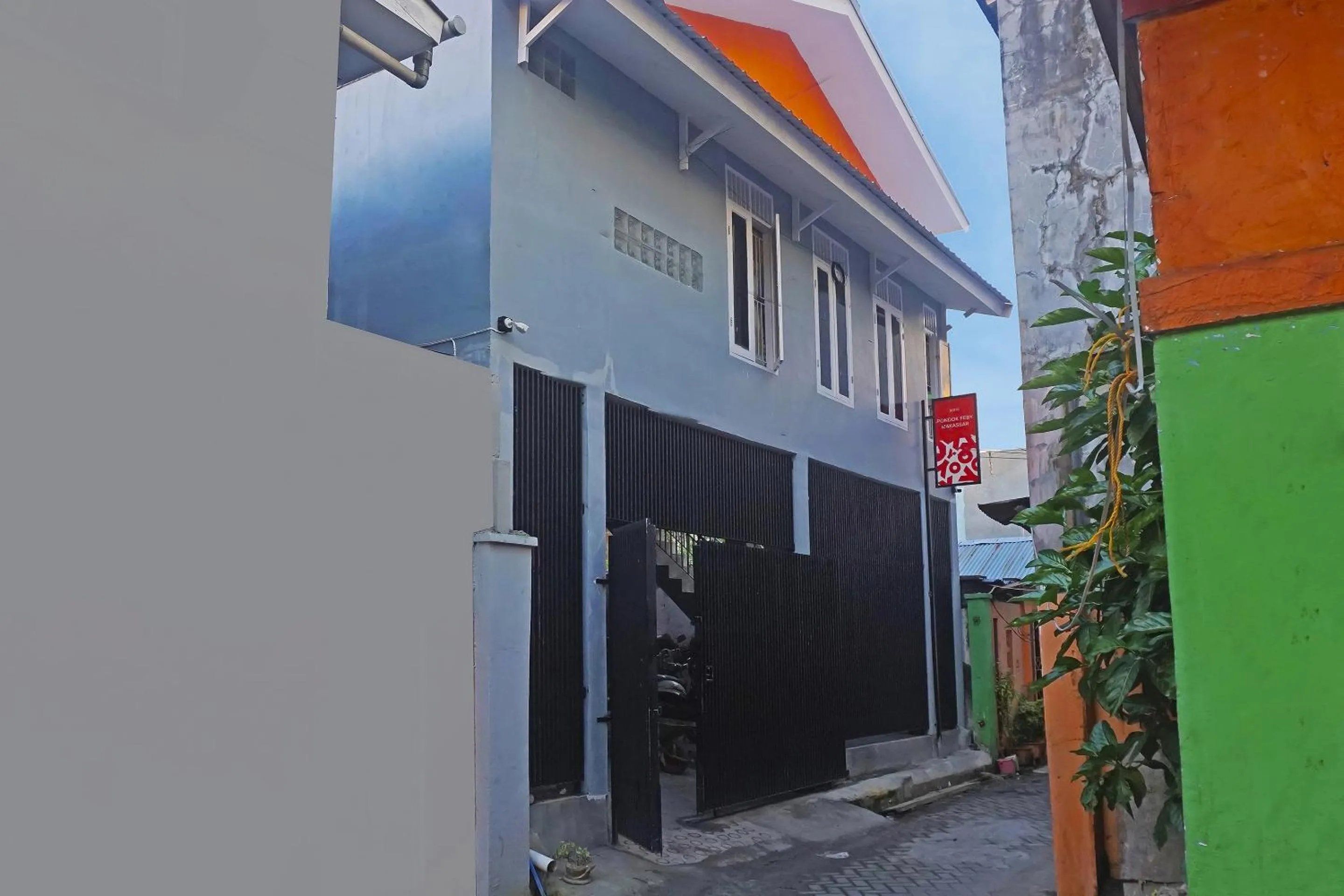 Facade/entrance in Hotel O Pondok Feby Makassar