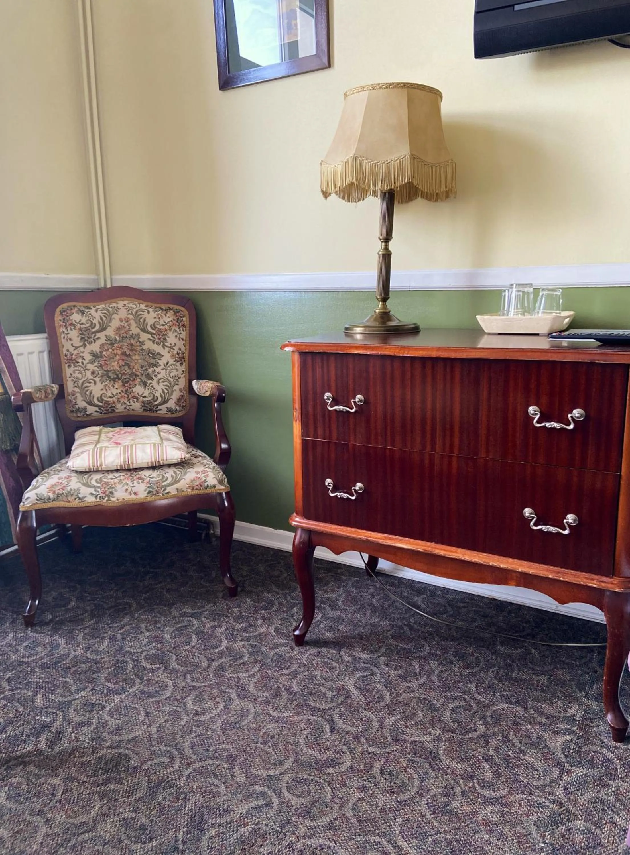 Photo of the whole room in Tuberoza