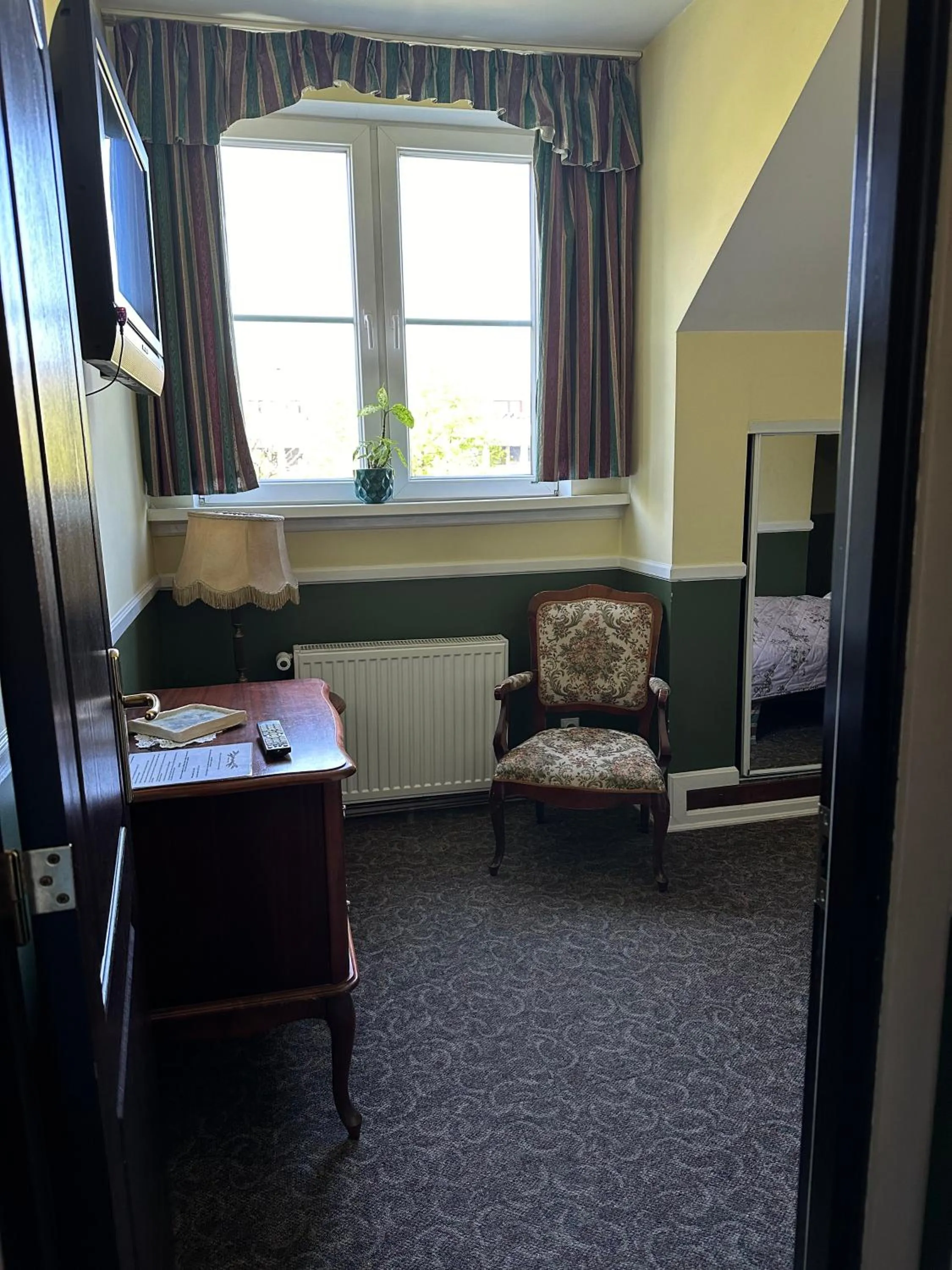 Photo of the whole room, Bed in Tuberoza