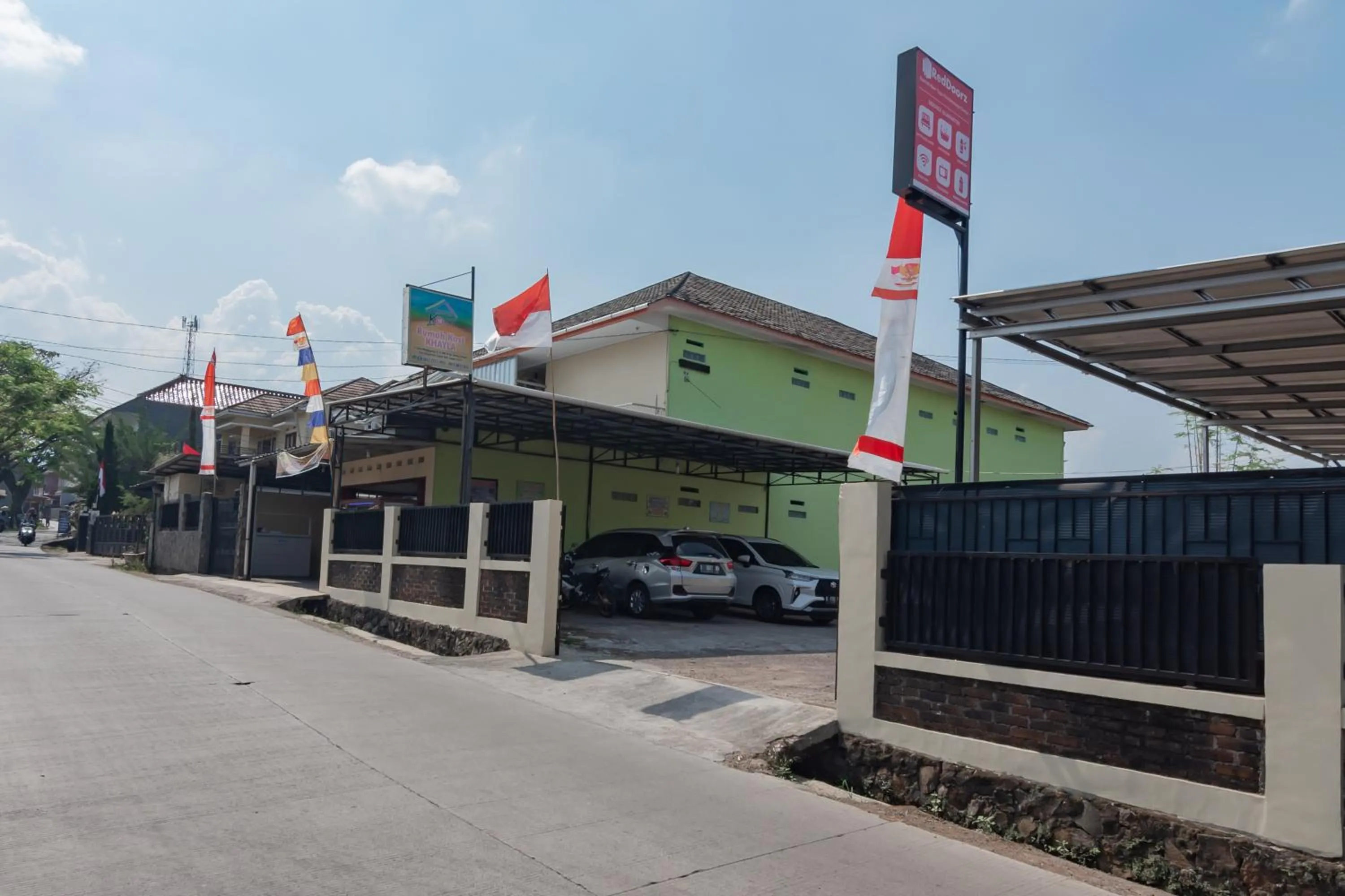 Property building in RedDoorz Syariah near Tugu Pandanwangi Cianjur