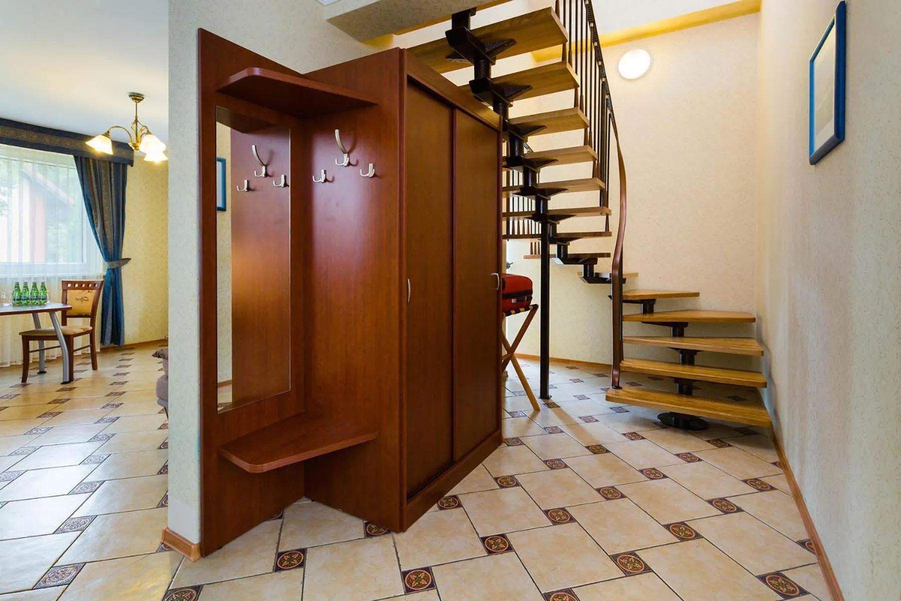 wardrobe in Hotel Ognisty Ptak