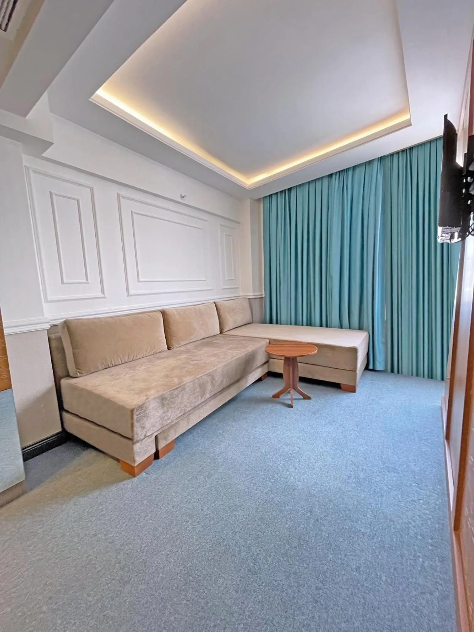 Seating area in Askadar May Otel