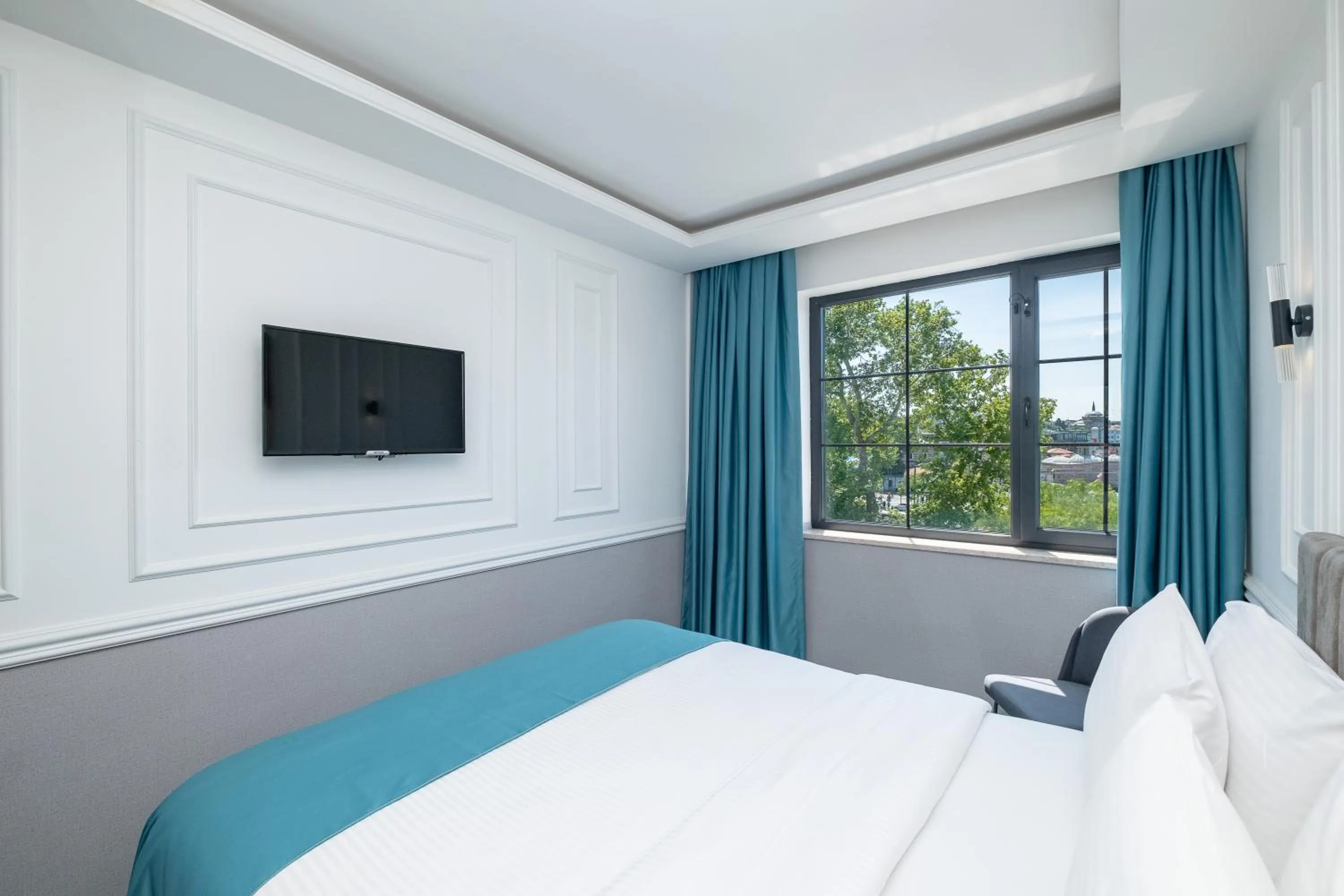 Massage in Askadar May Otel