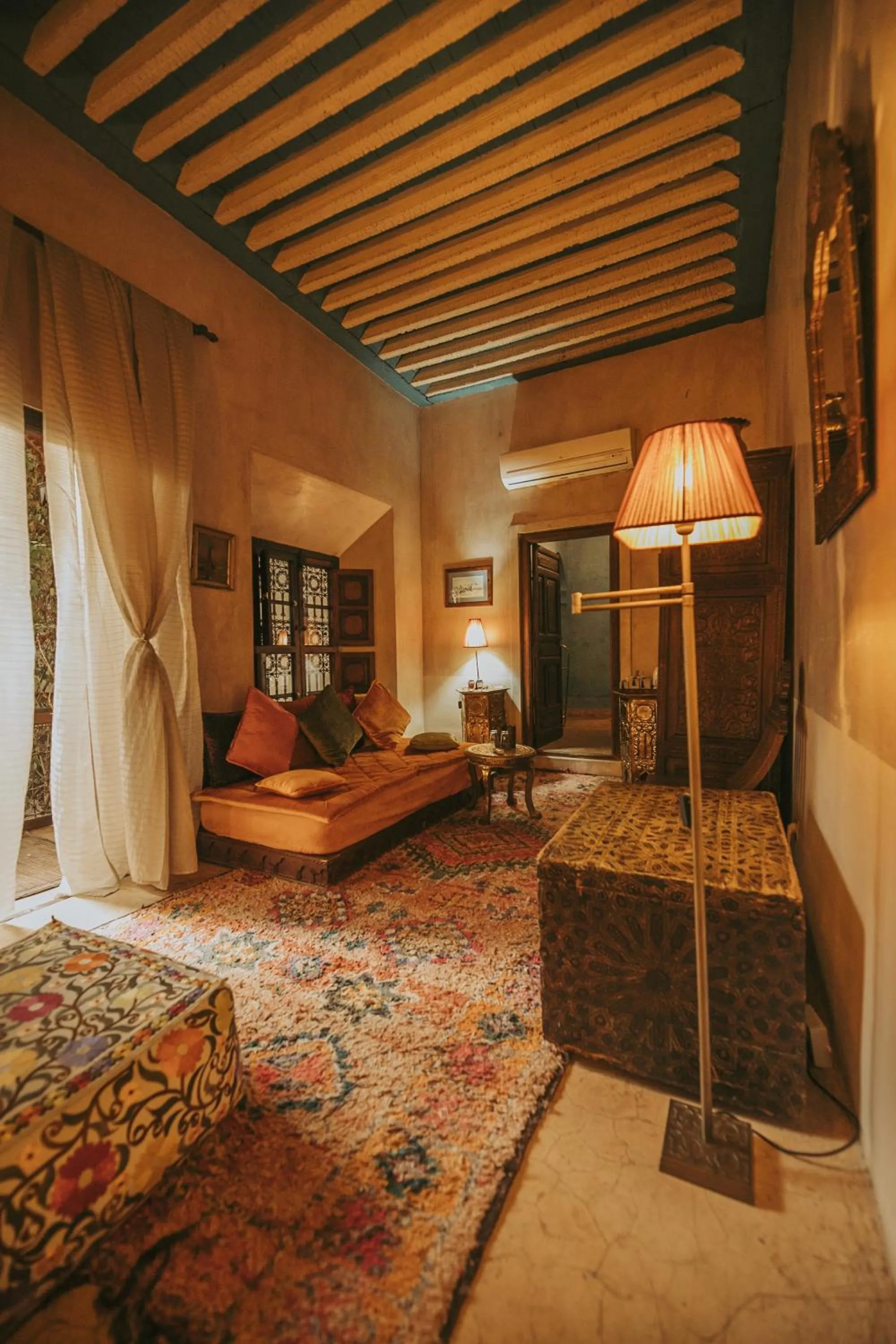 Photo of the whole room, Bed in Riad Samsara