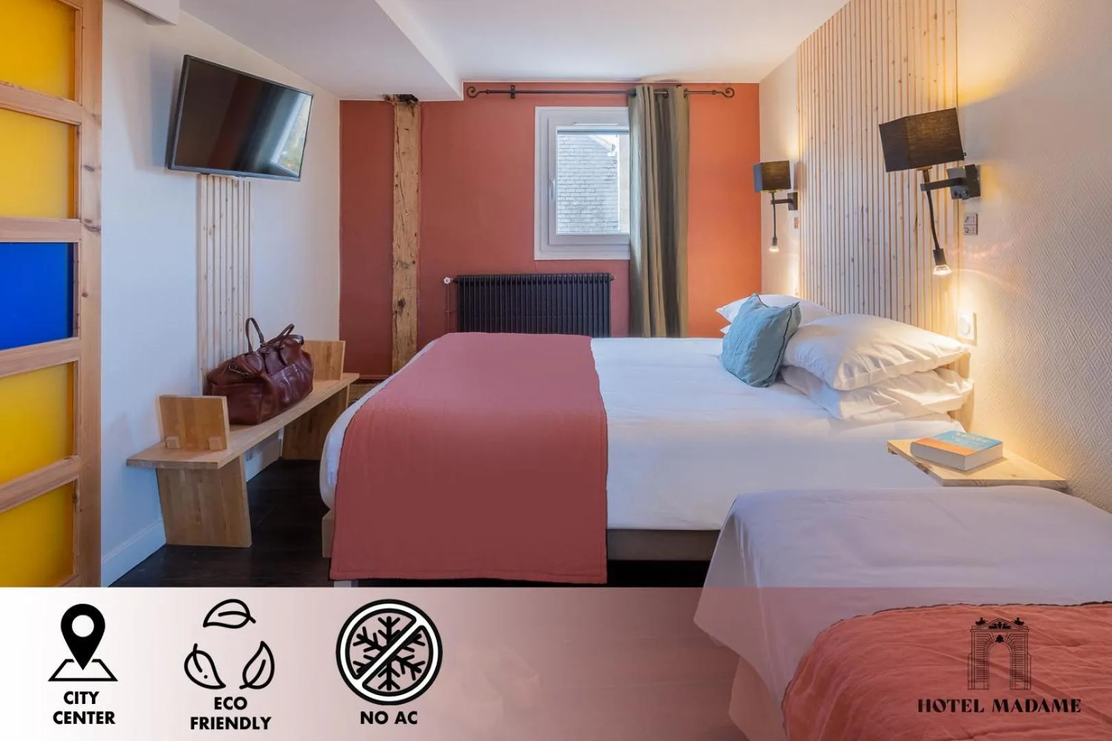 fireplace, Bed in Hôtel Madame