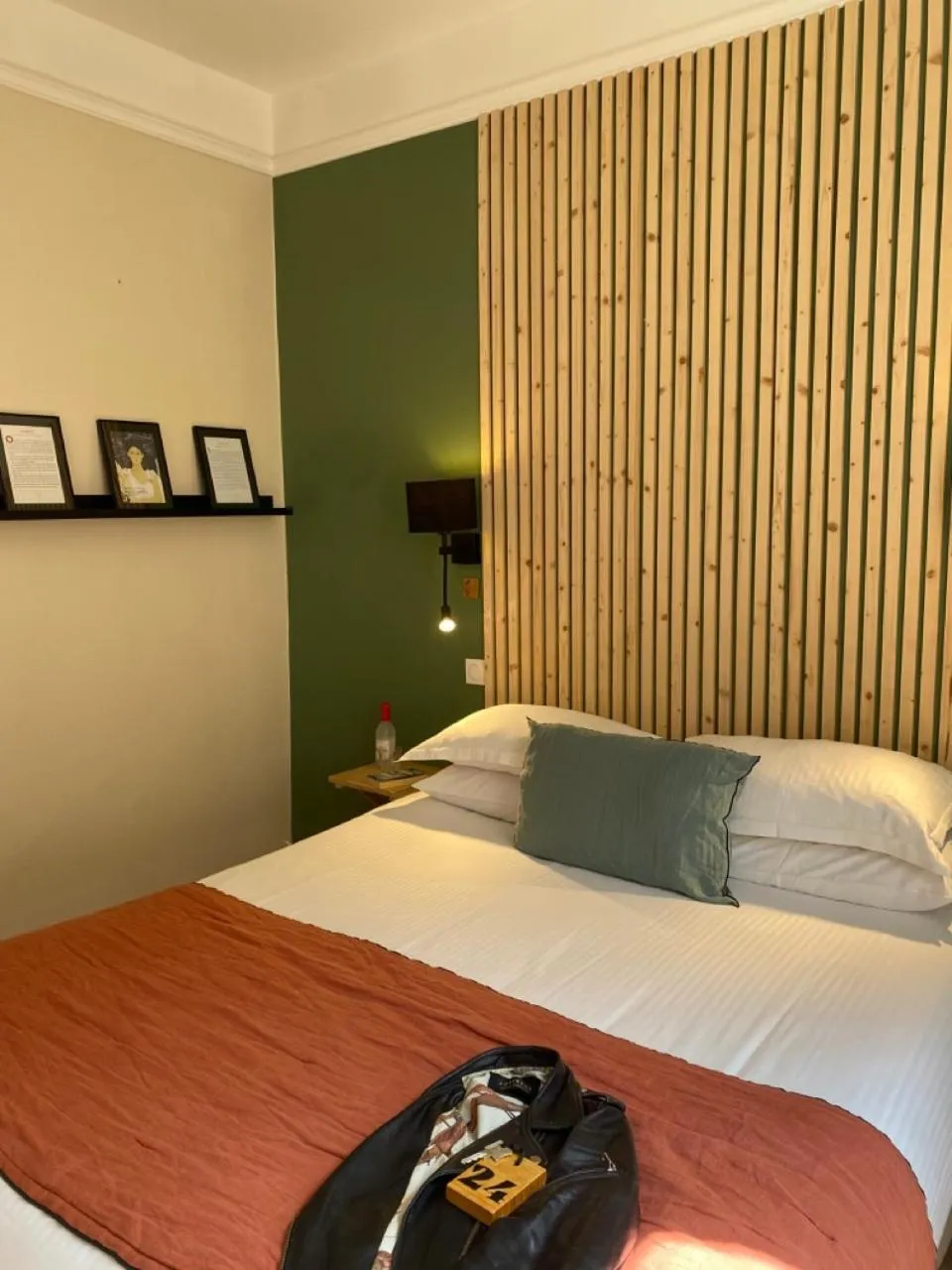 Bed in Hôtel Madame