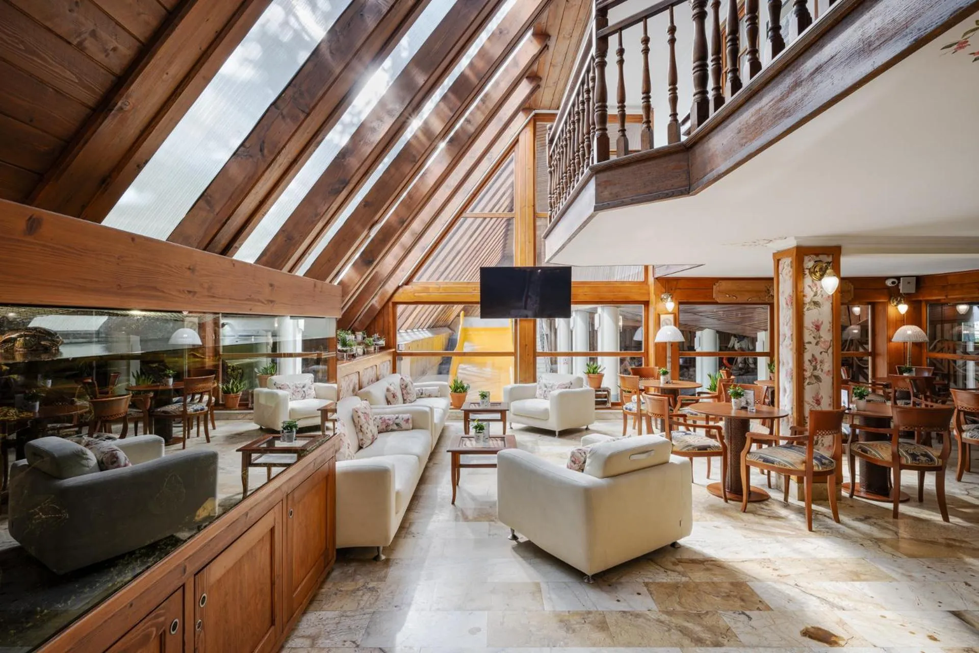 Lounge or bar in Hotel Belvedere Resort&SPA