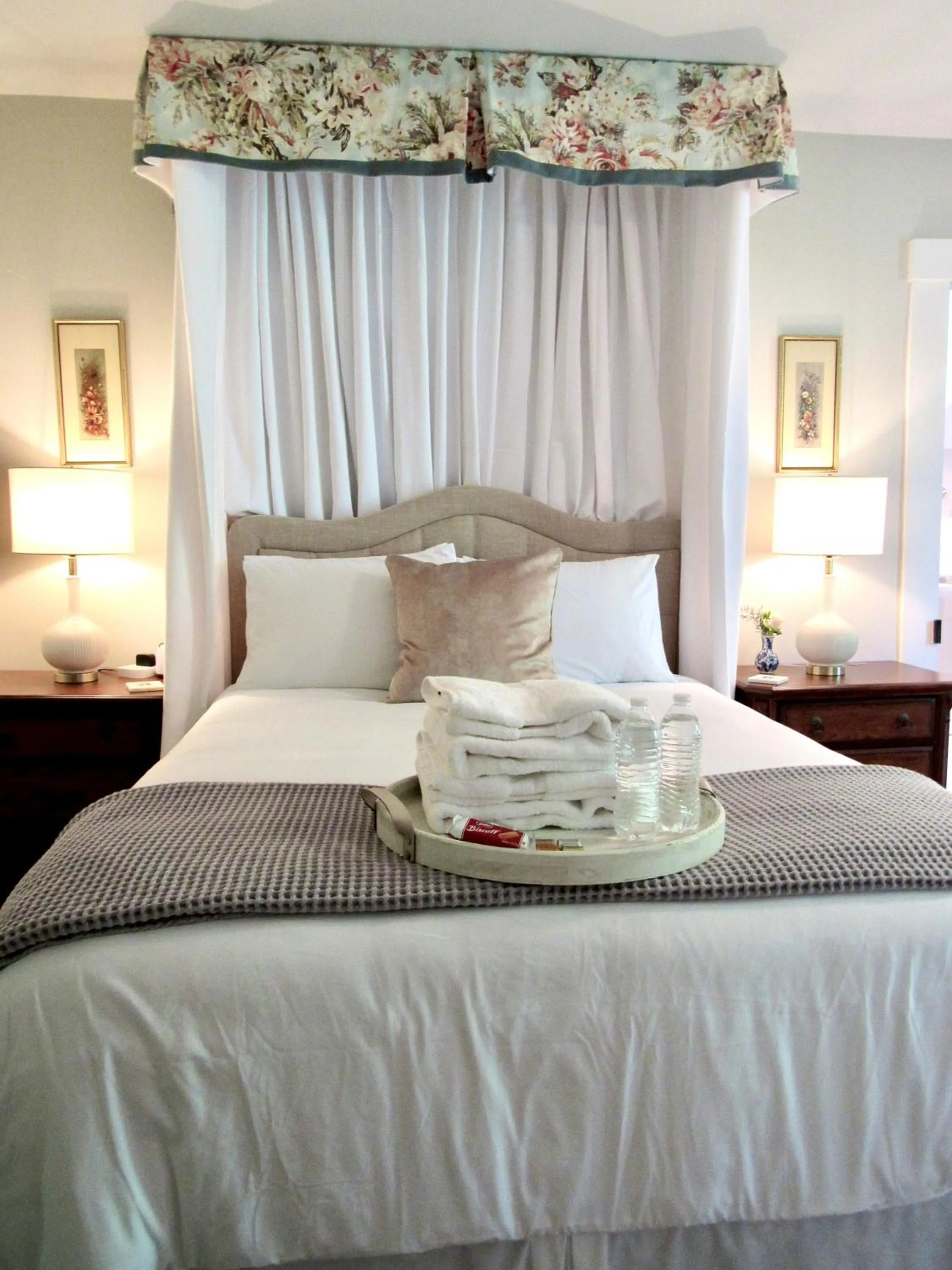 Bed in Rose Hill Inn