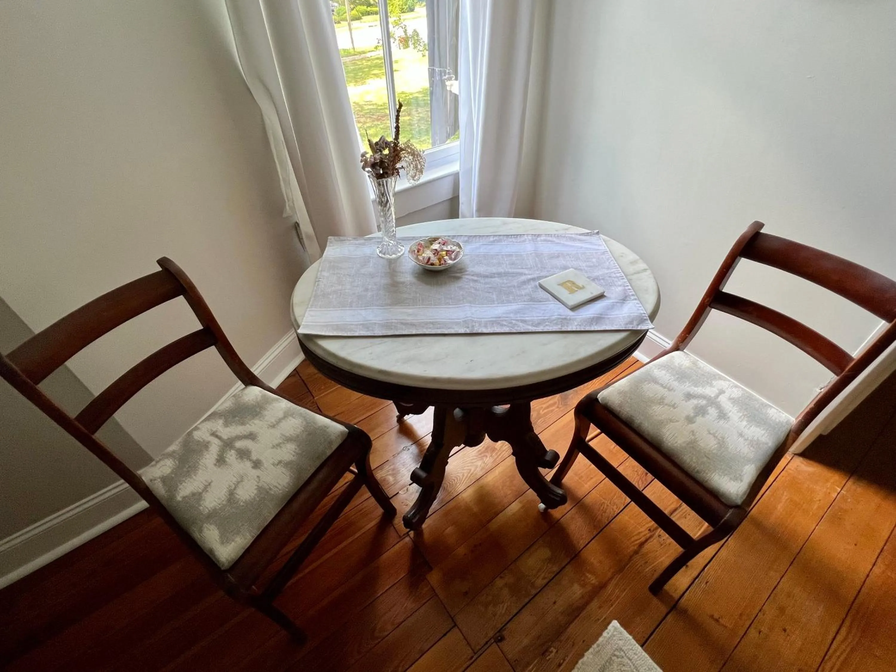 Seating area in Rose Hill Inn