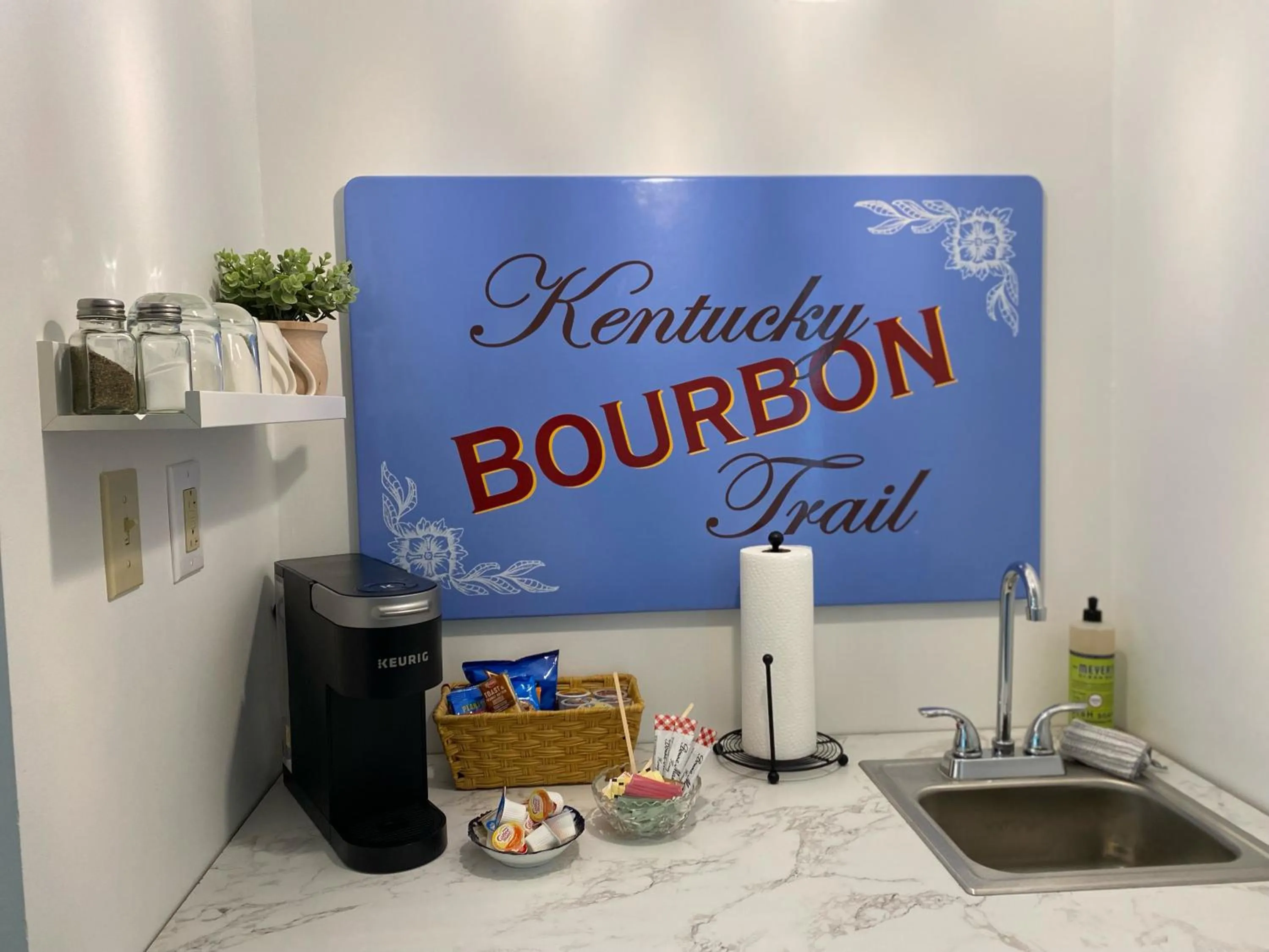 Kitchen or kitchenette in Rose Hill Inn