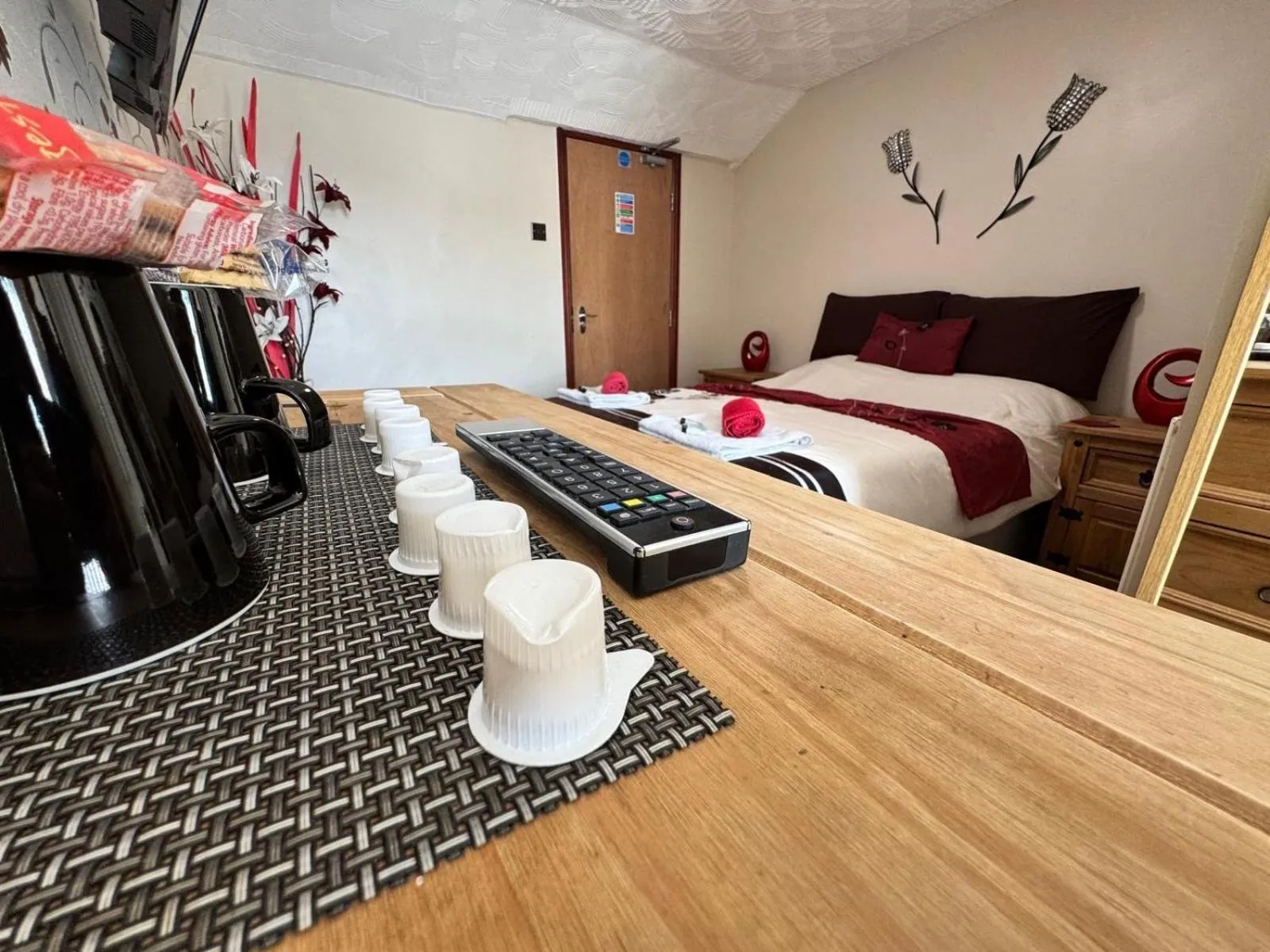 Bedroom, Bed in The Kings Head inn