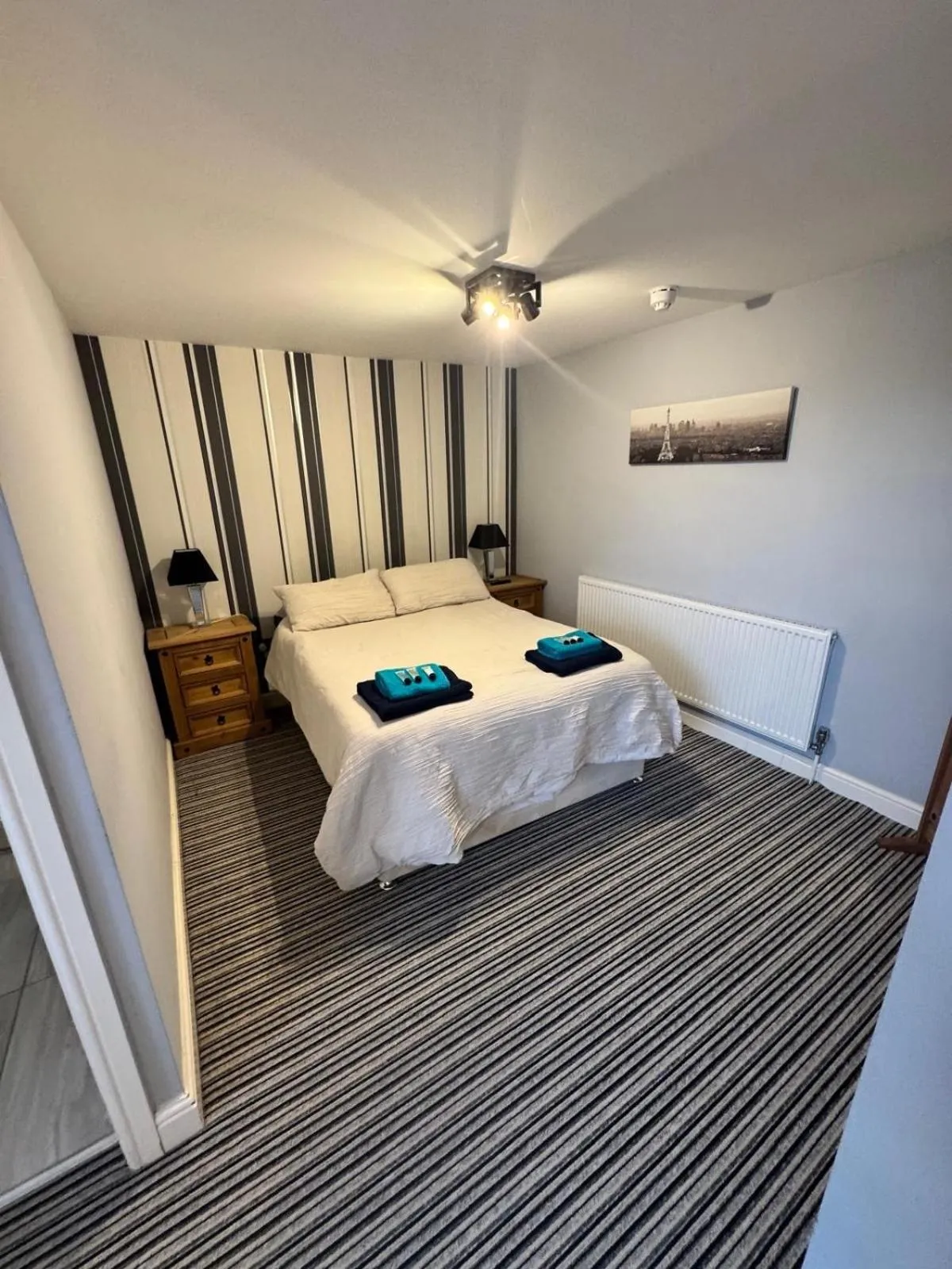 Bedroom, Bed in The Kings Head inn