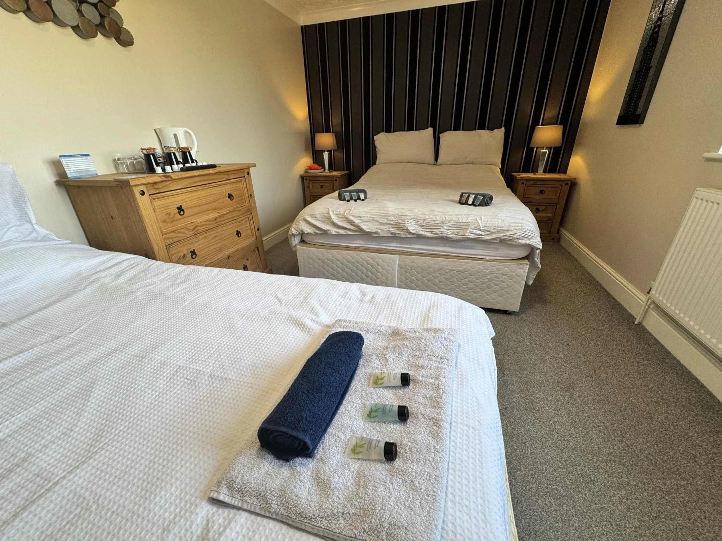 Bedroom, Bed in The Kings Head inn